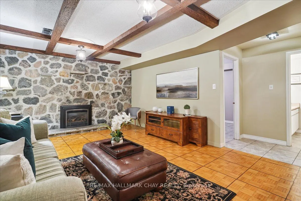 53 Roslyn Road