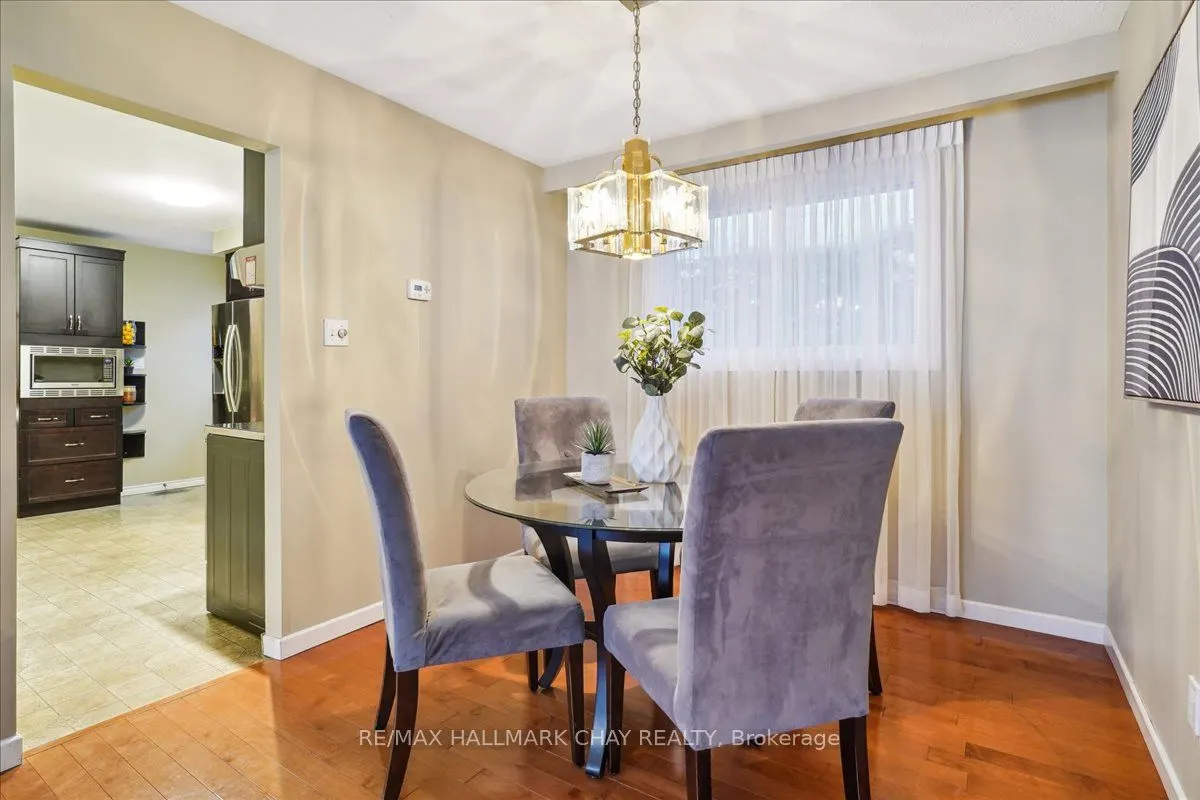 53 Roslyn Road