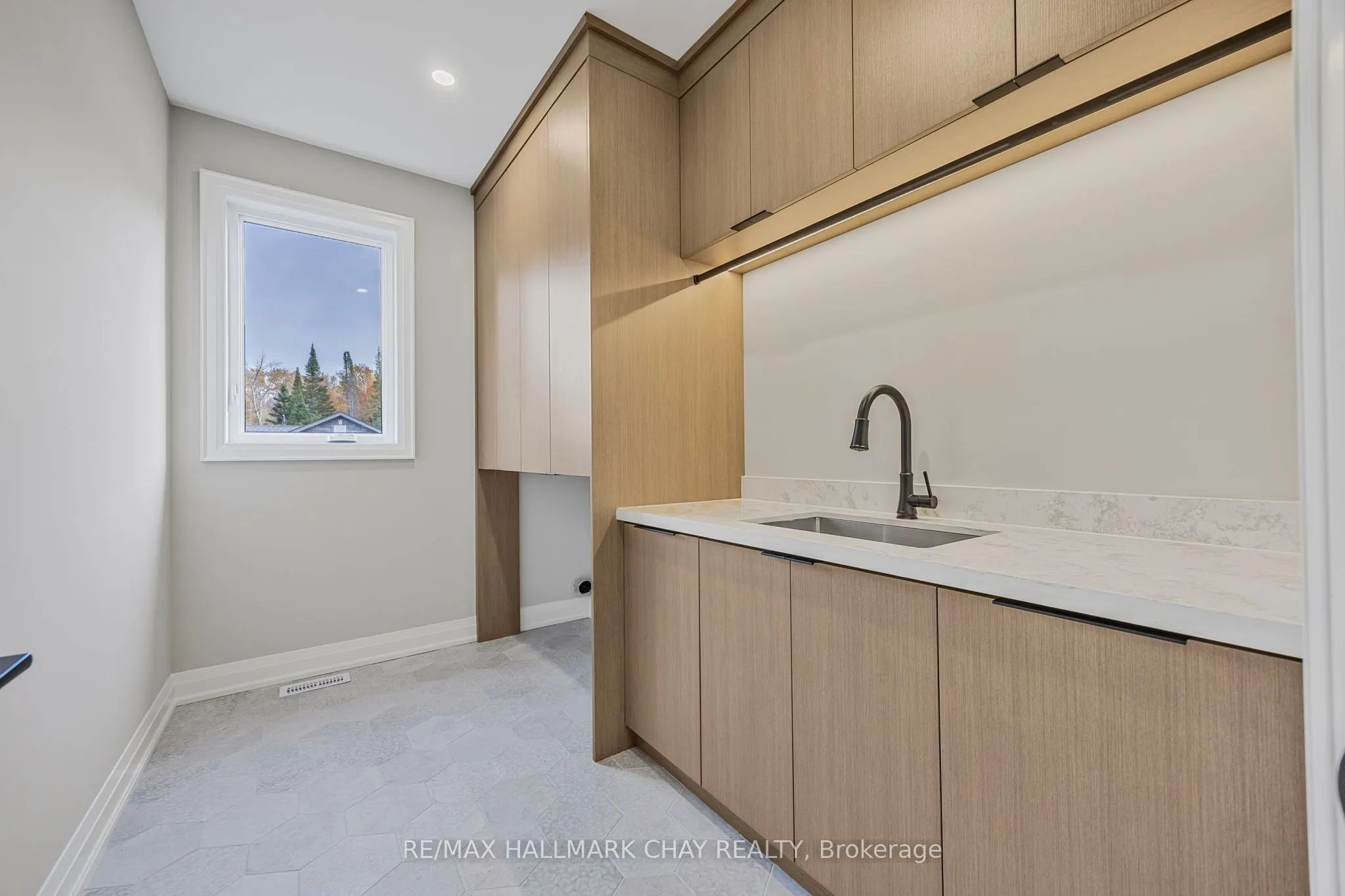 90 37th Street N