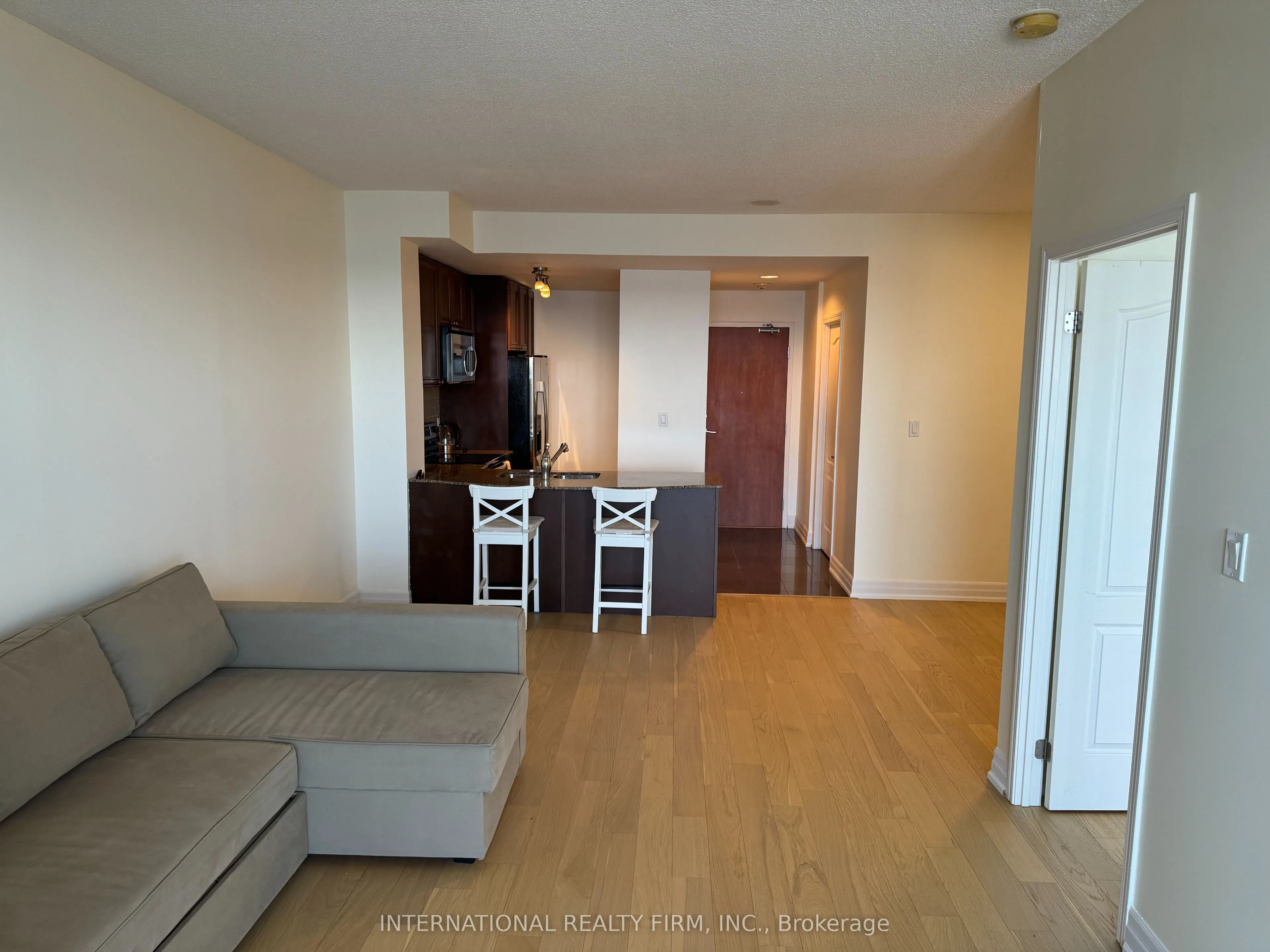699 ABERDEEN Boulevard, #504