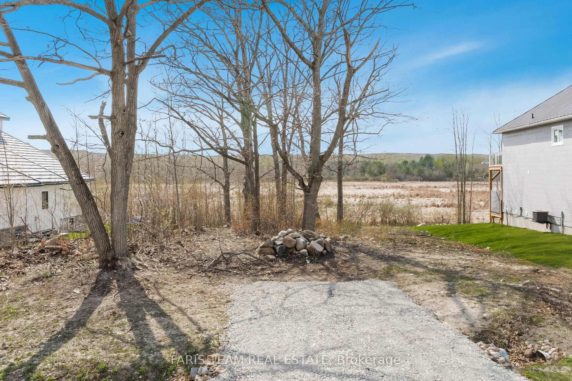 14 Swan Lane, #53