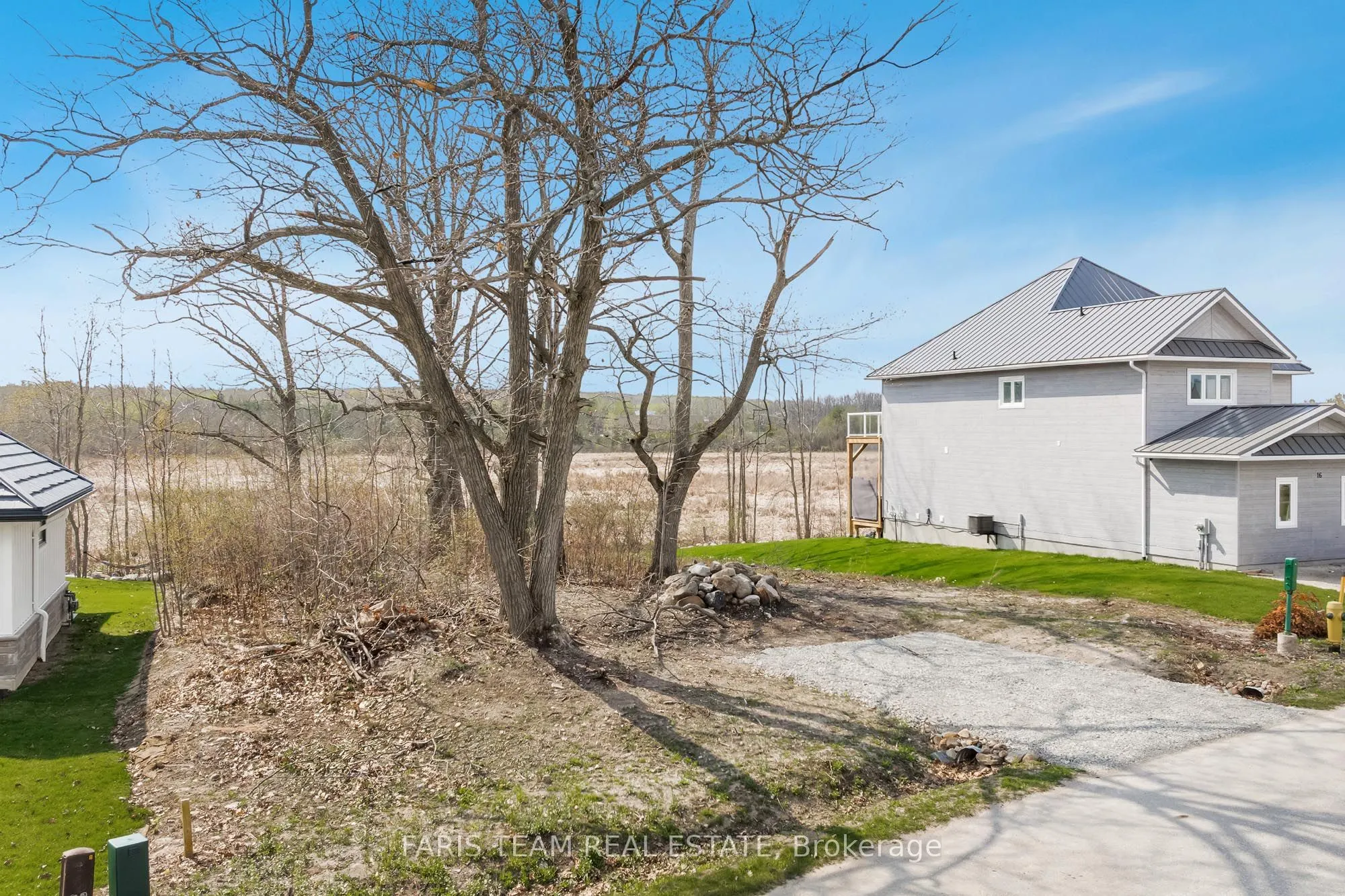 14 Swan Lane, #53