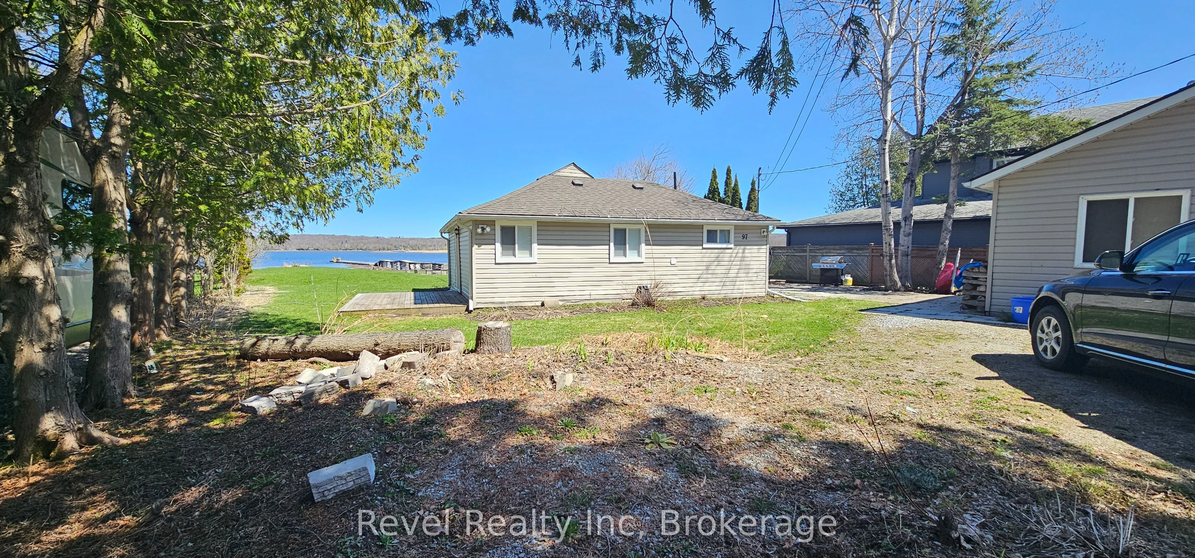 97 Maskinonge Road