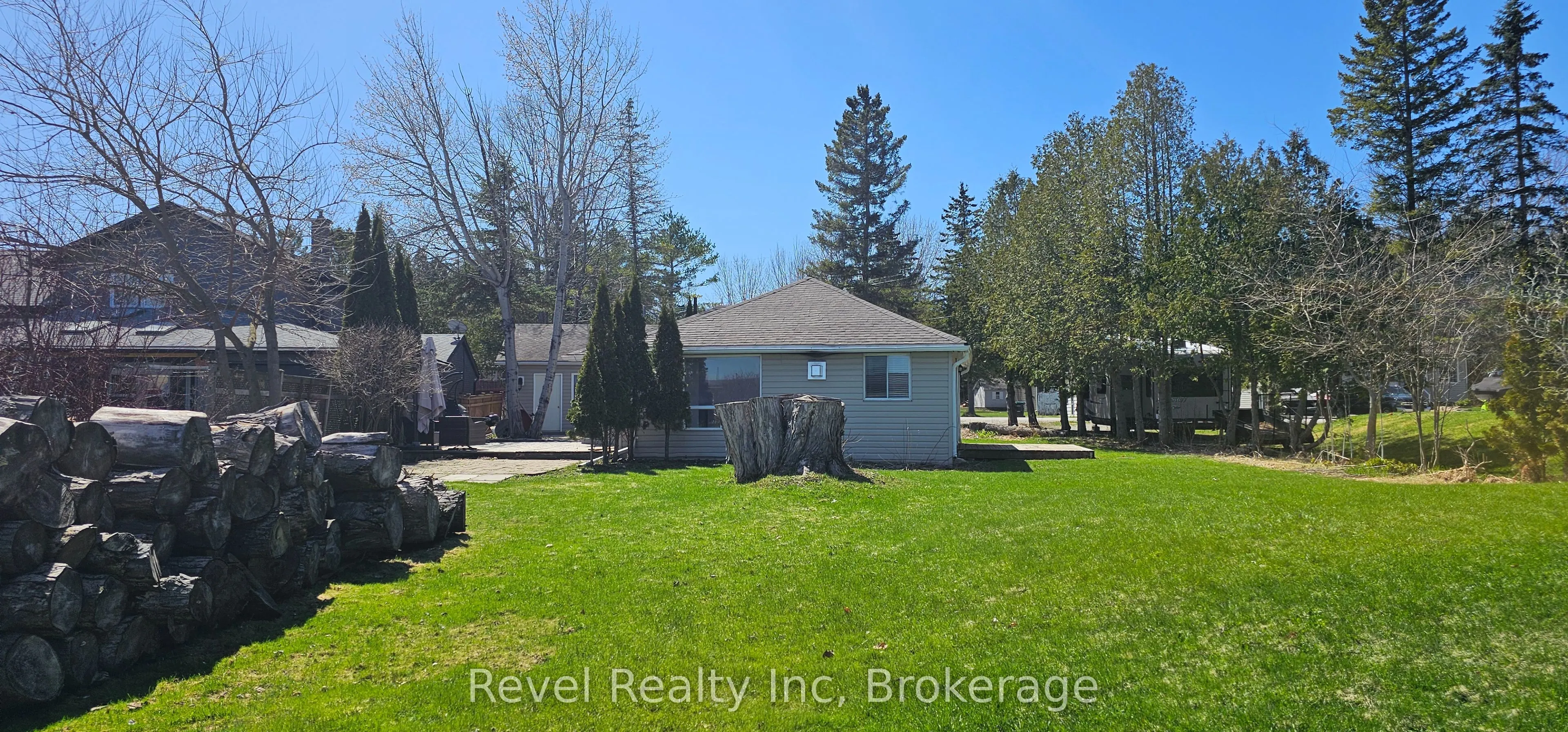 97 Maskinonge Road