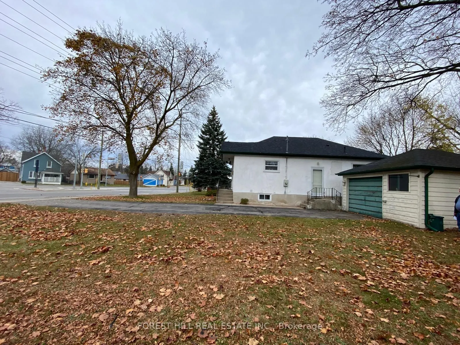 321 Innisfil Street