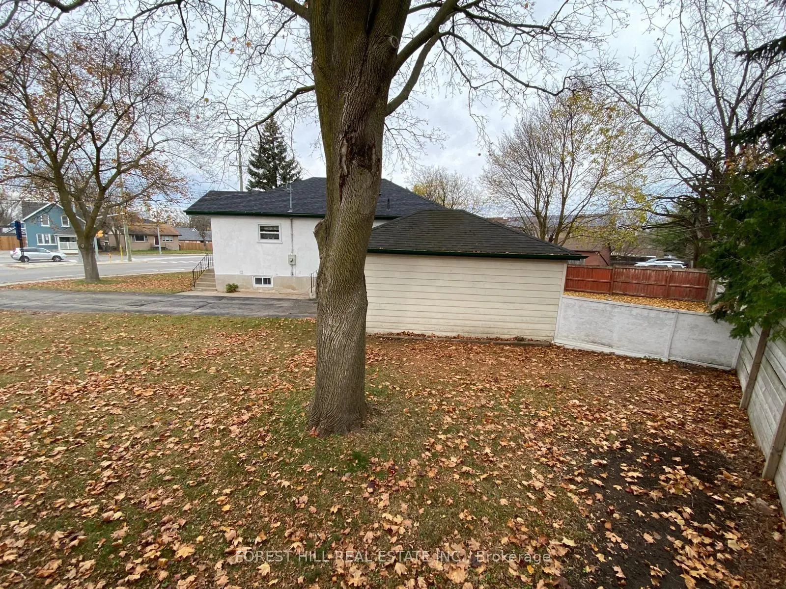 321 Innisfil Street