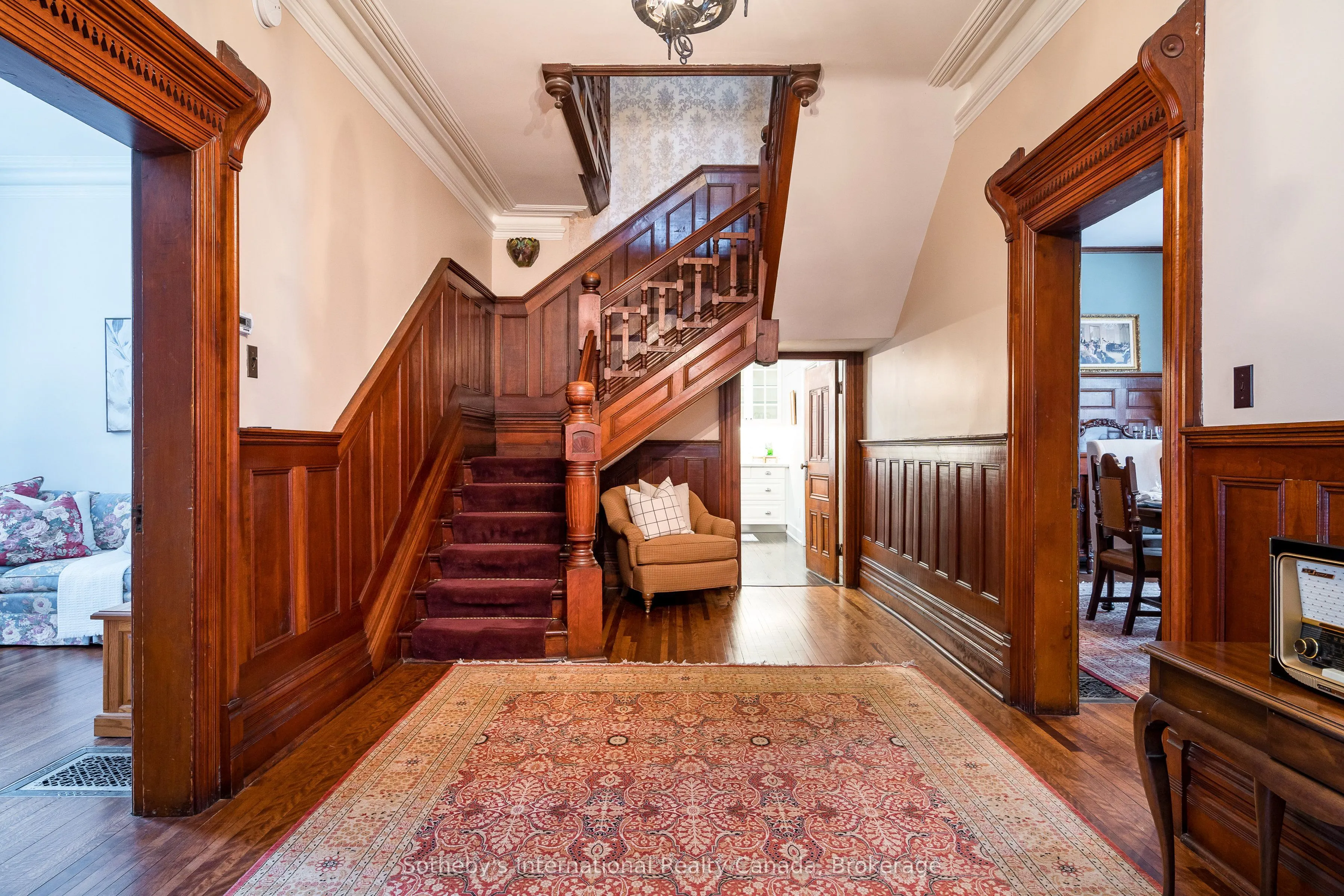 18 AMELIA Street
