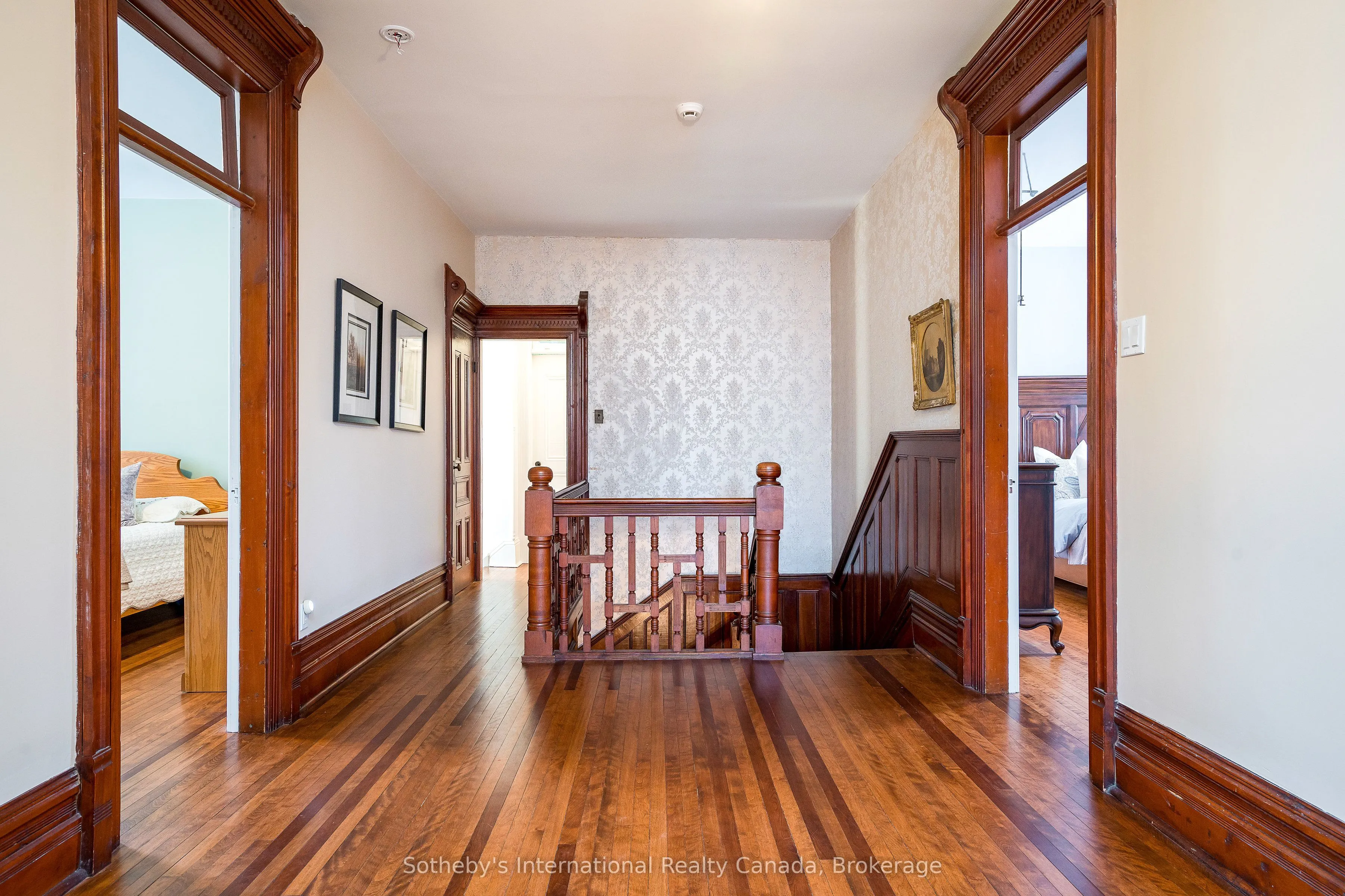 18 AMELIA Street