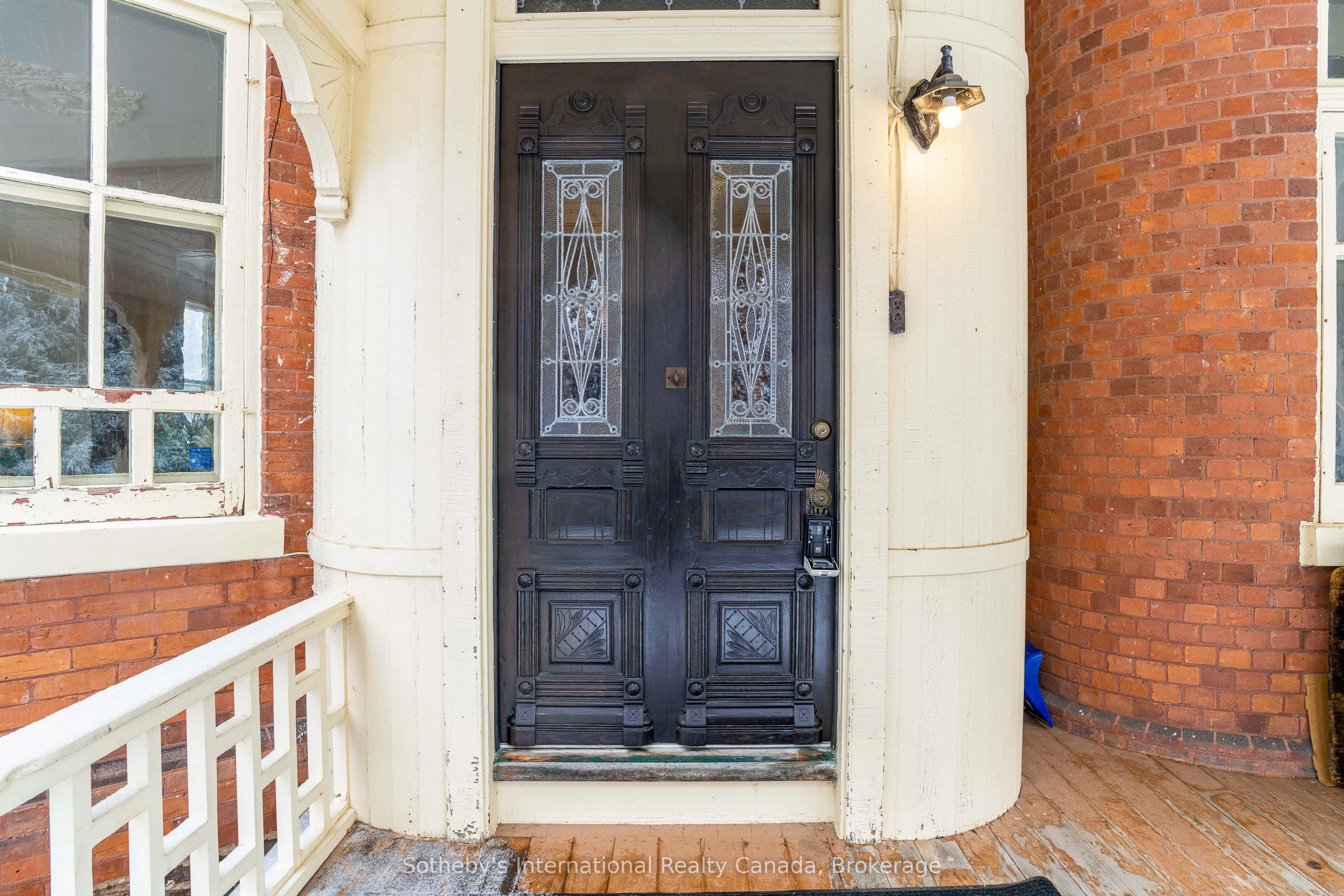 18 AMELIA Street