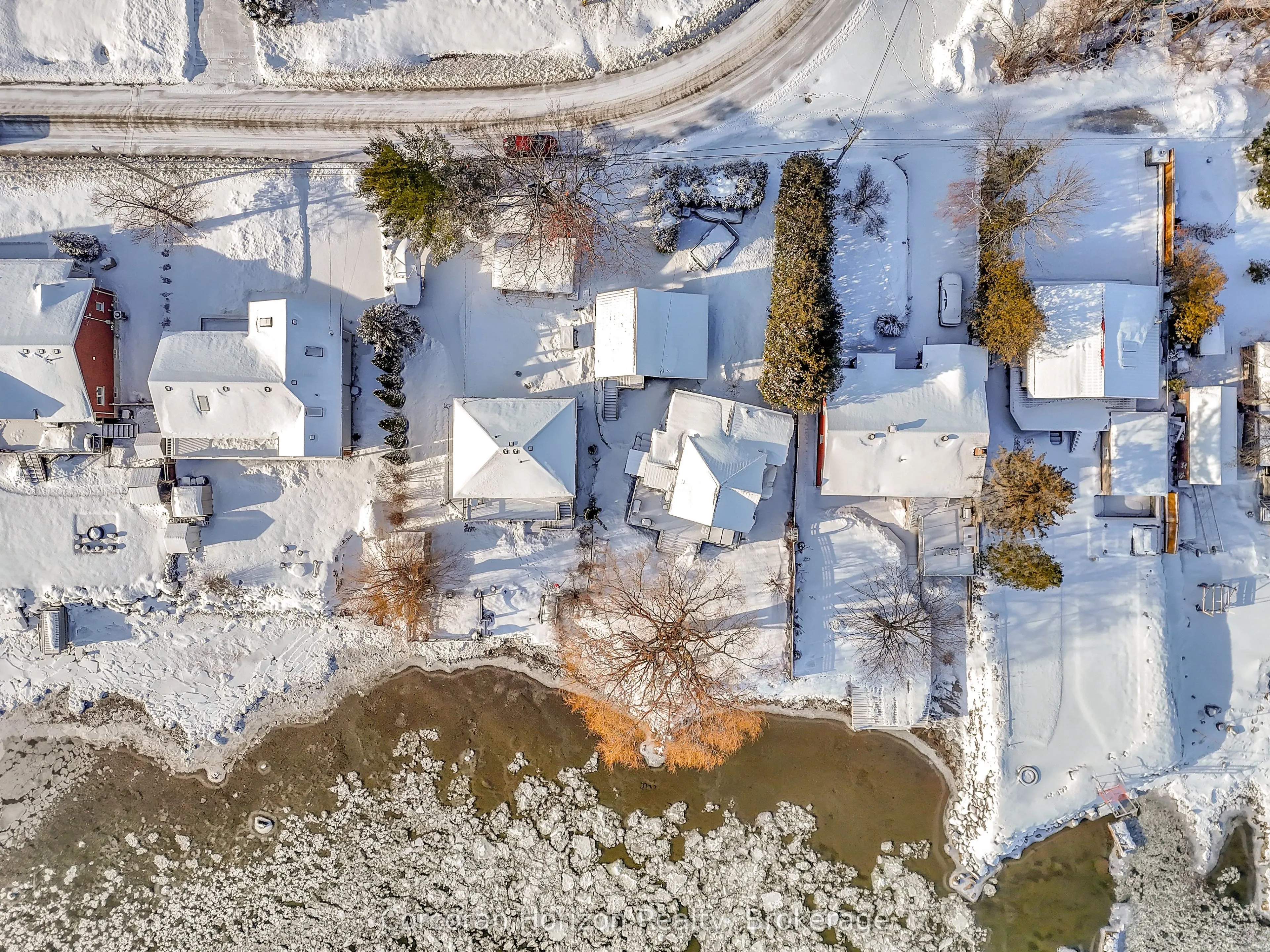 280 ROBINS POINT Road