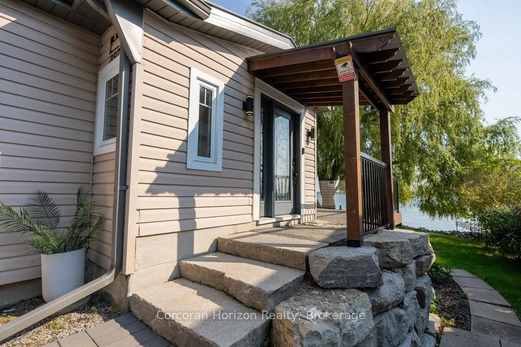 280 ROBINS POINT Road