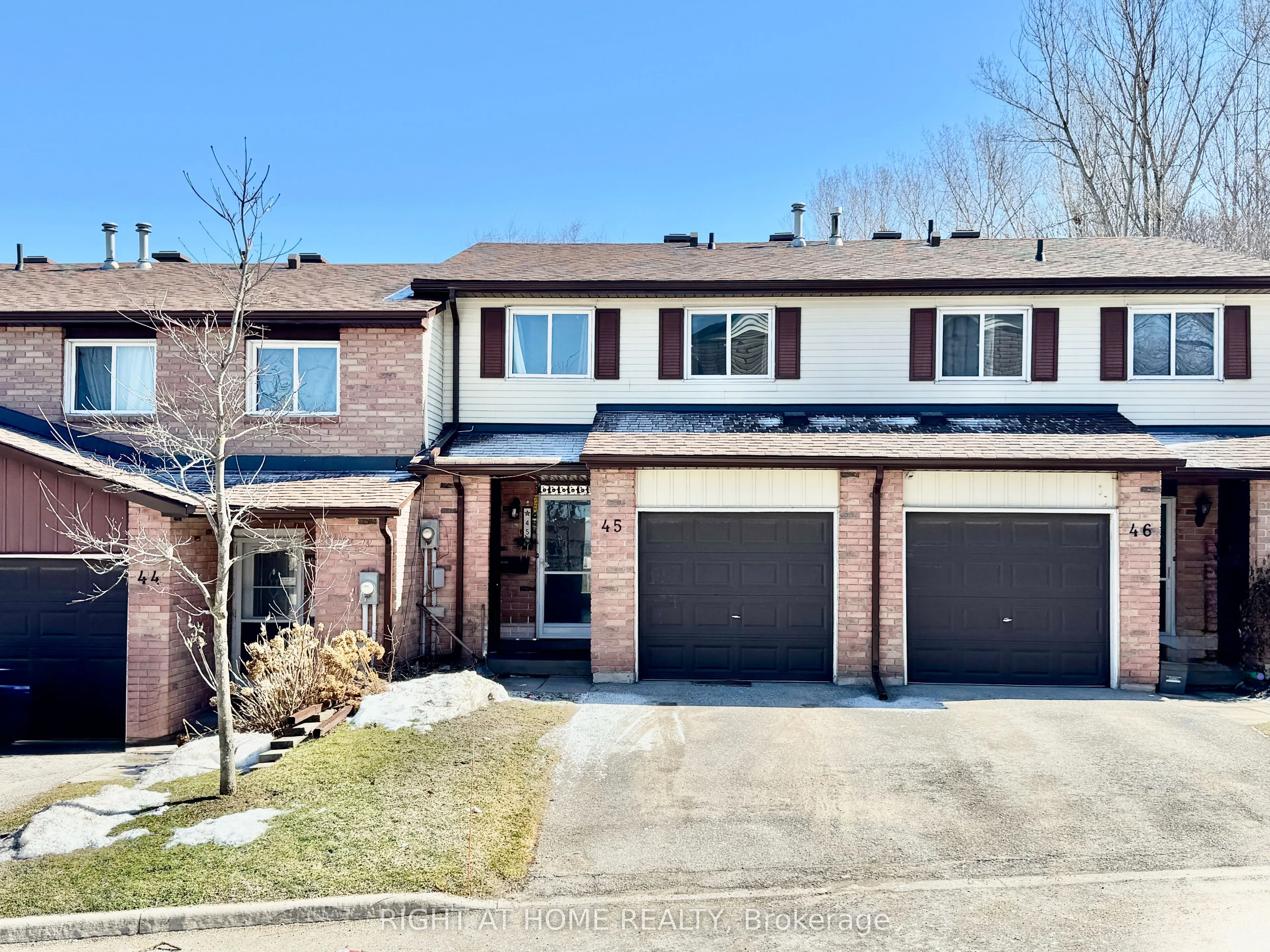 52 Adelaide Street, #45