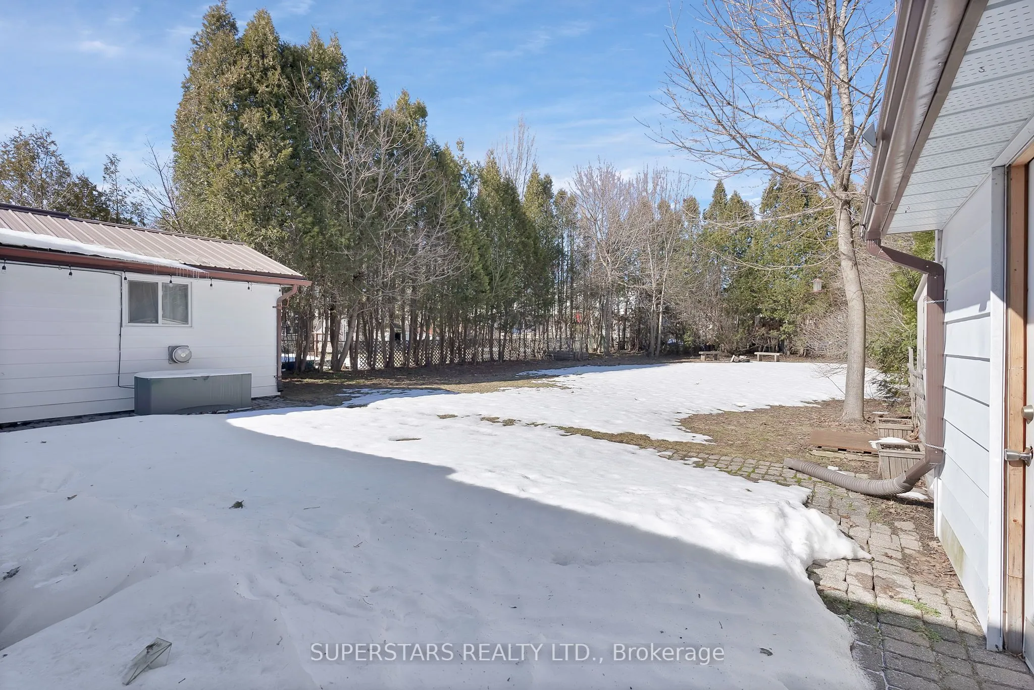 324 Grove Street E