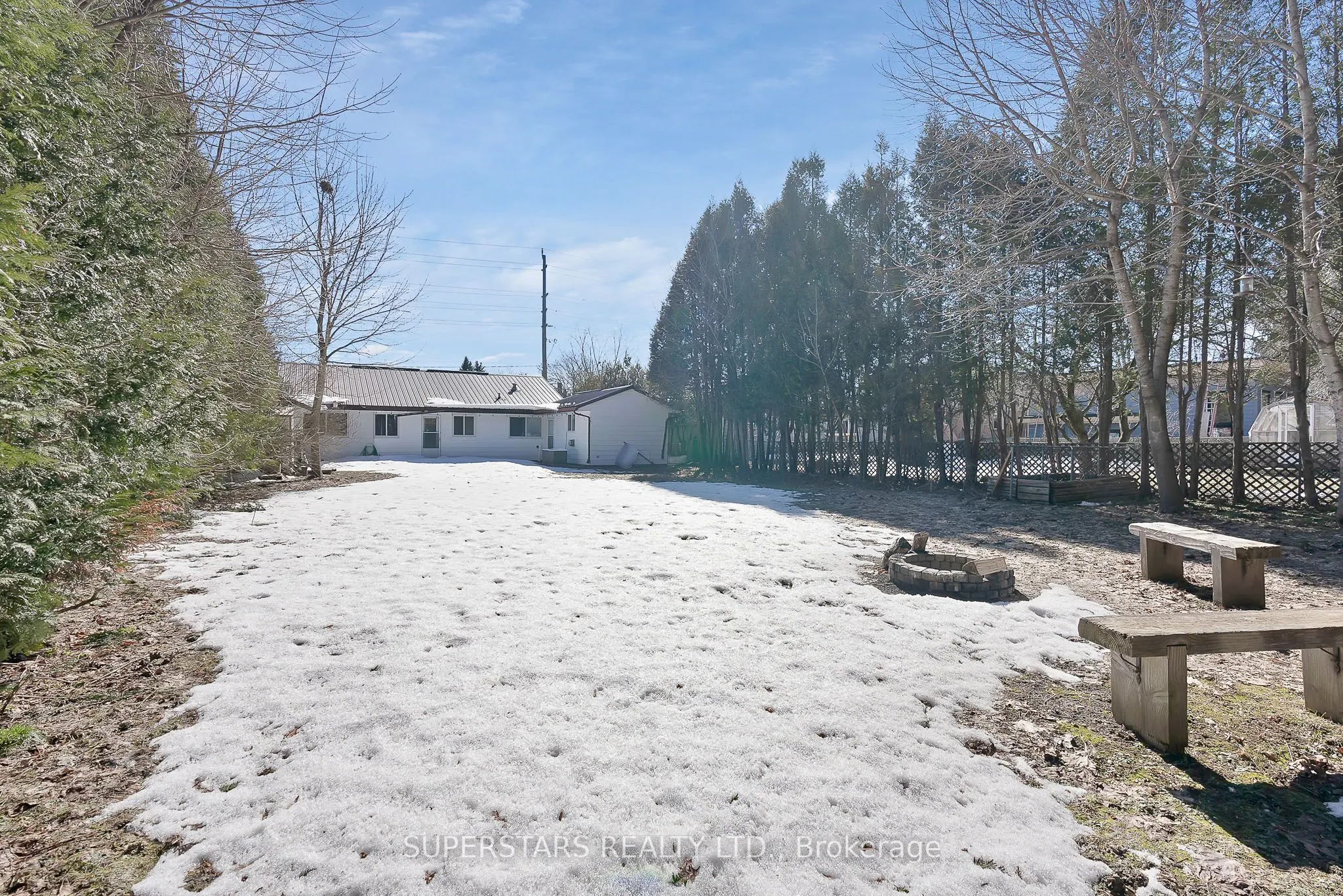 324 Grove Street E