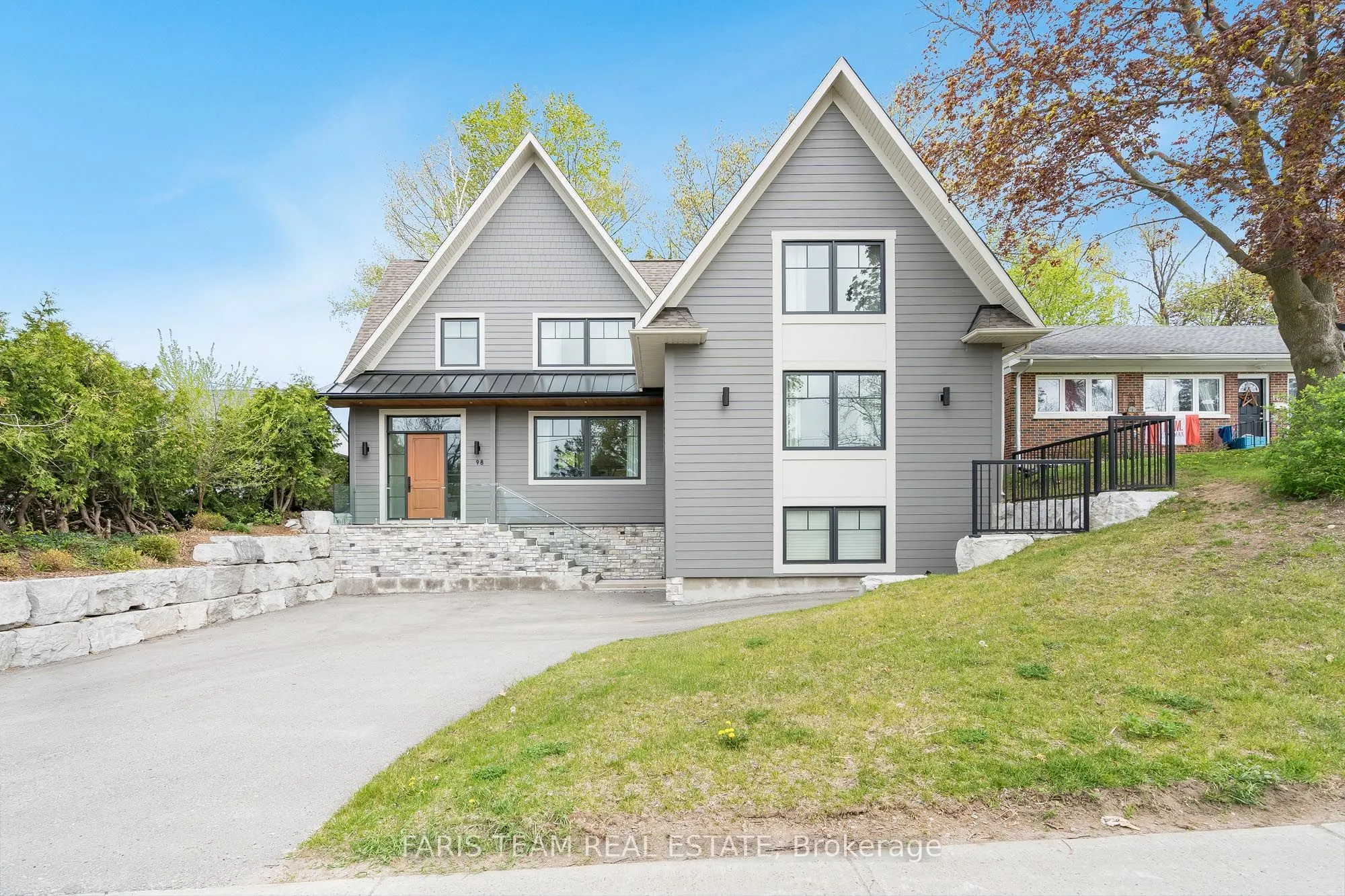 98 Shanty Bay Road
