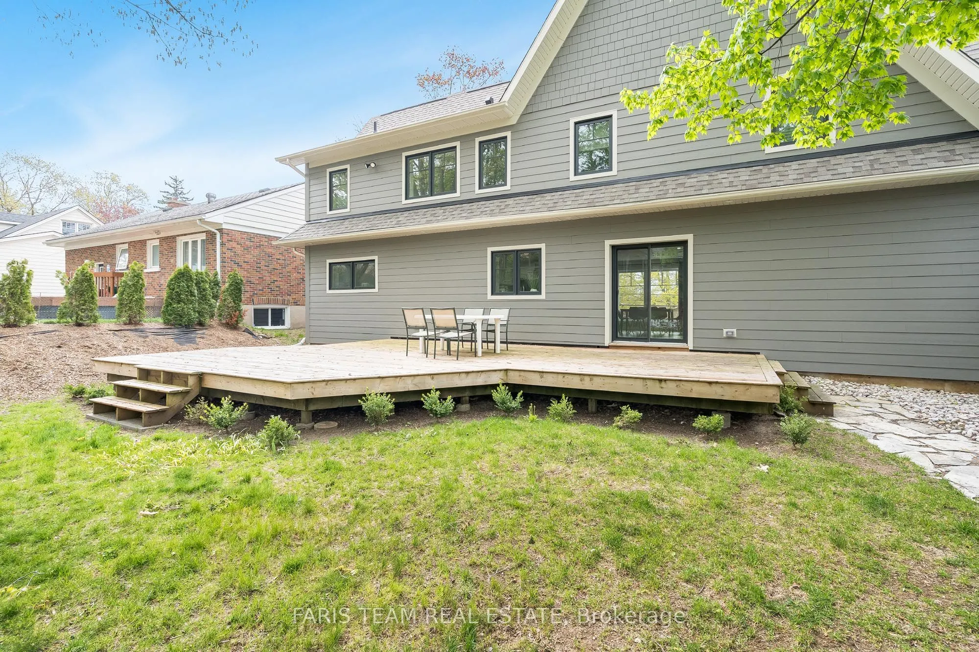 98 Shanty Bay Road
