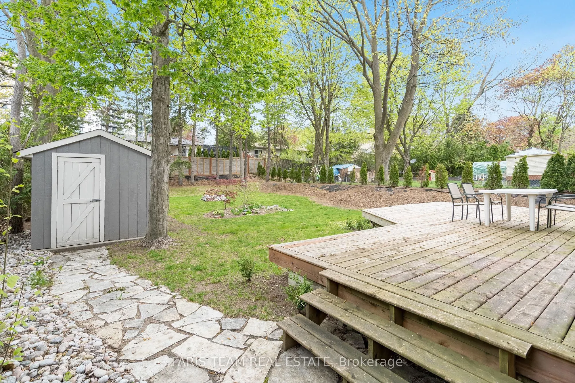 98 Shanty Bay Road