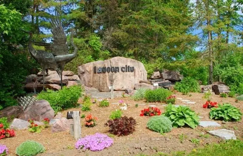 47 Paradise Boulevard