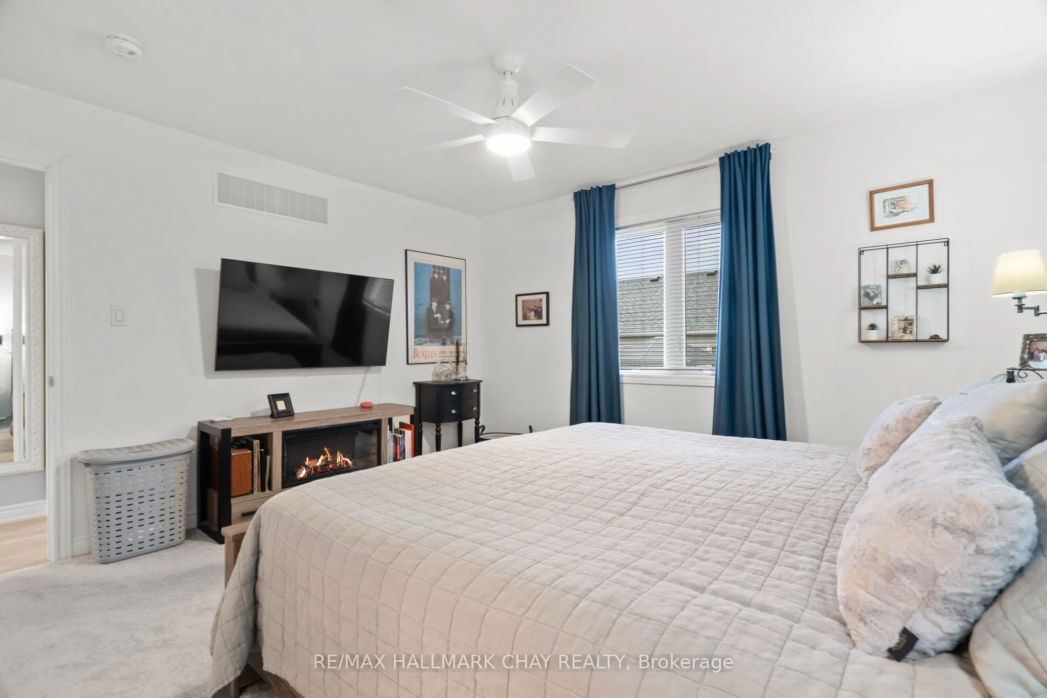 8 Sinclair Crescent
