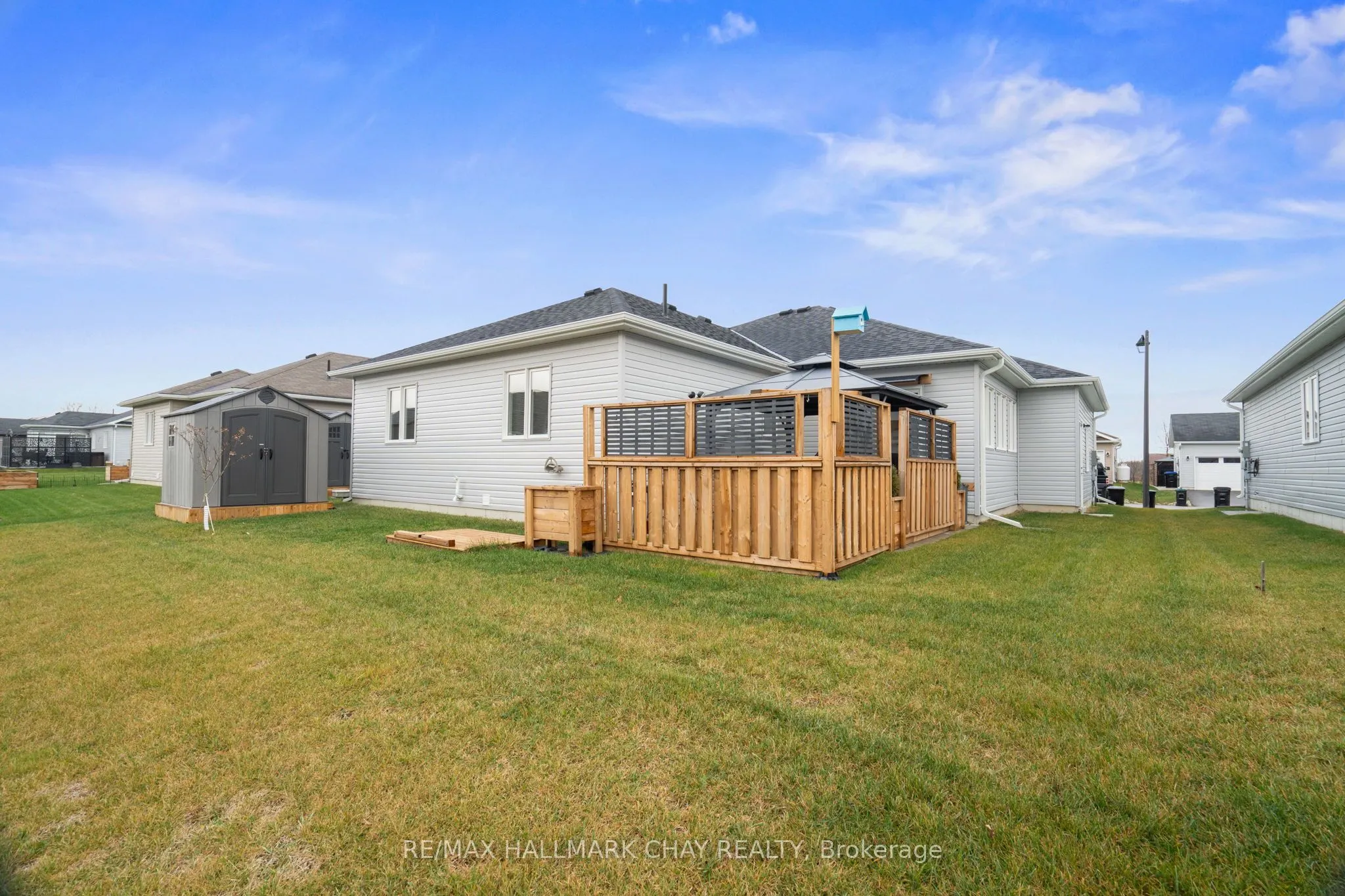 8 Sinclair Crescent