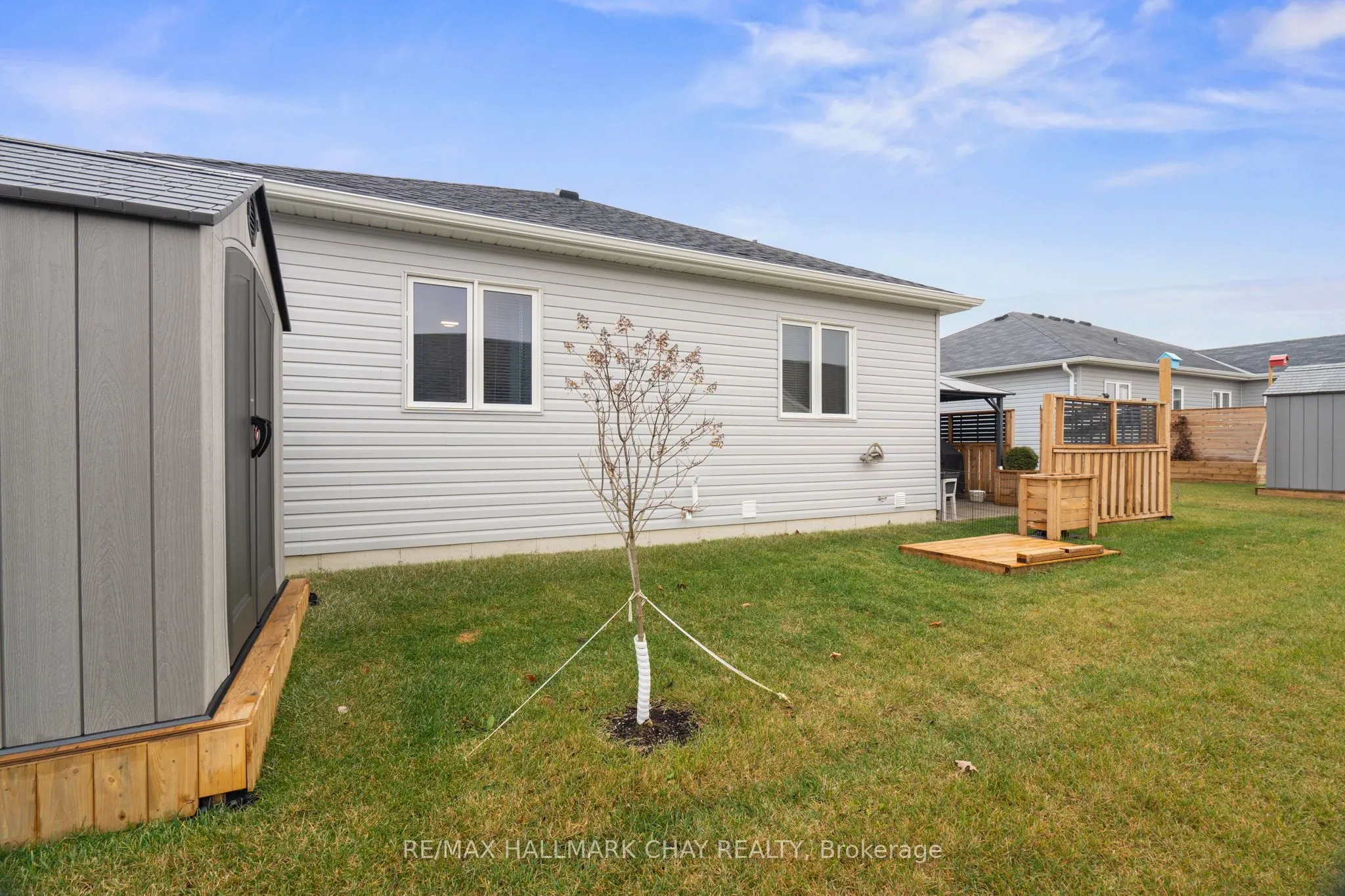 8 Sinclair Crescent