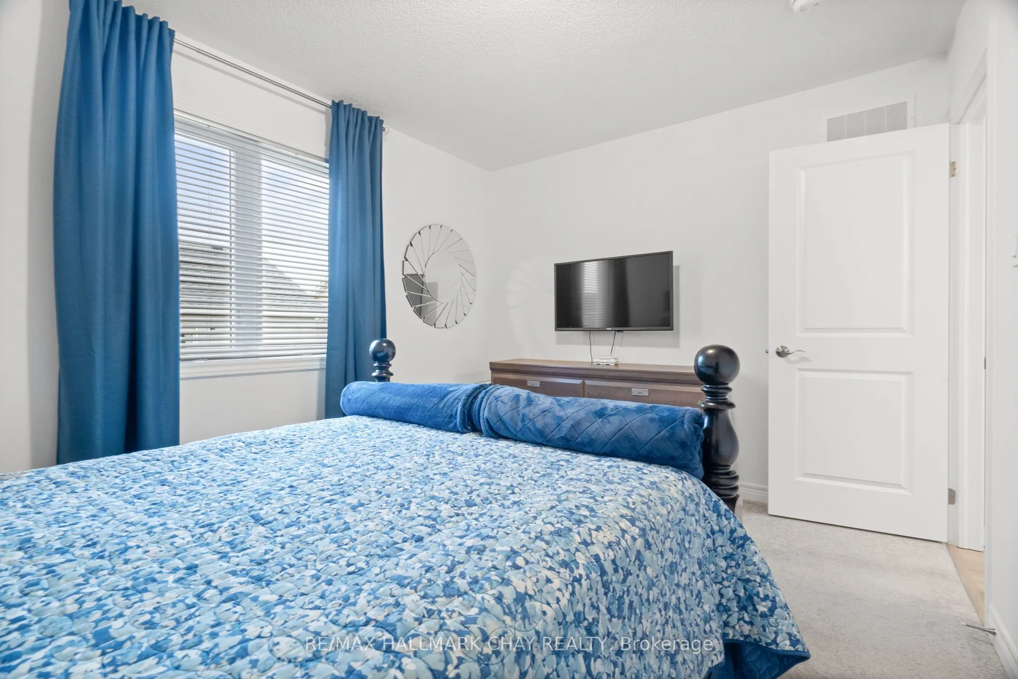 8 Sinclair Crescent