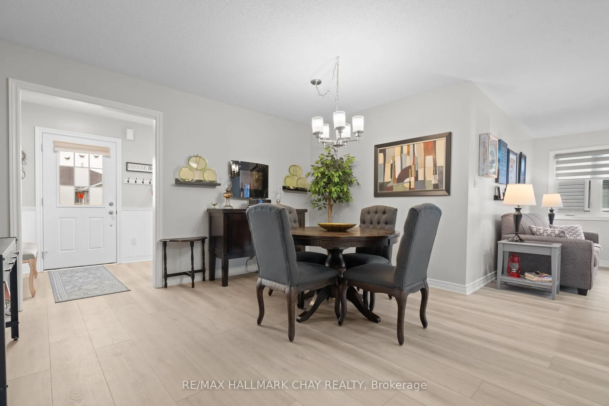 8 Sinclair Crescent