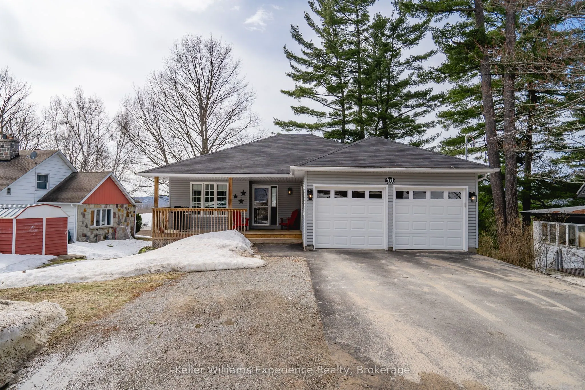 10 Clarence Avenue