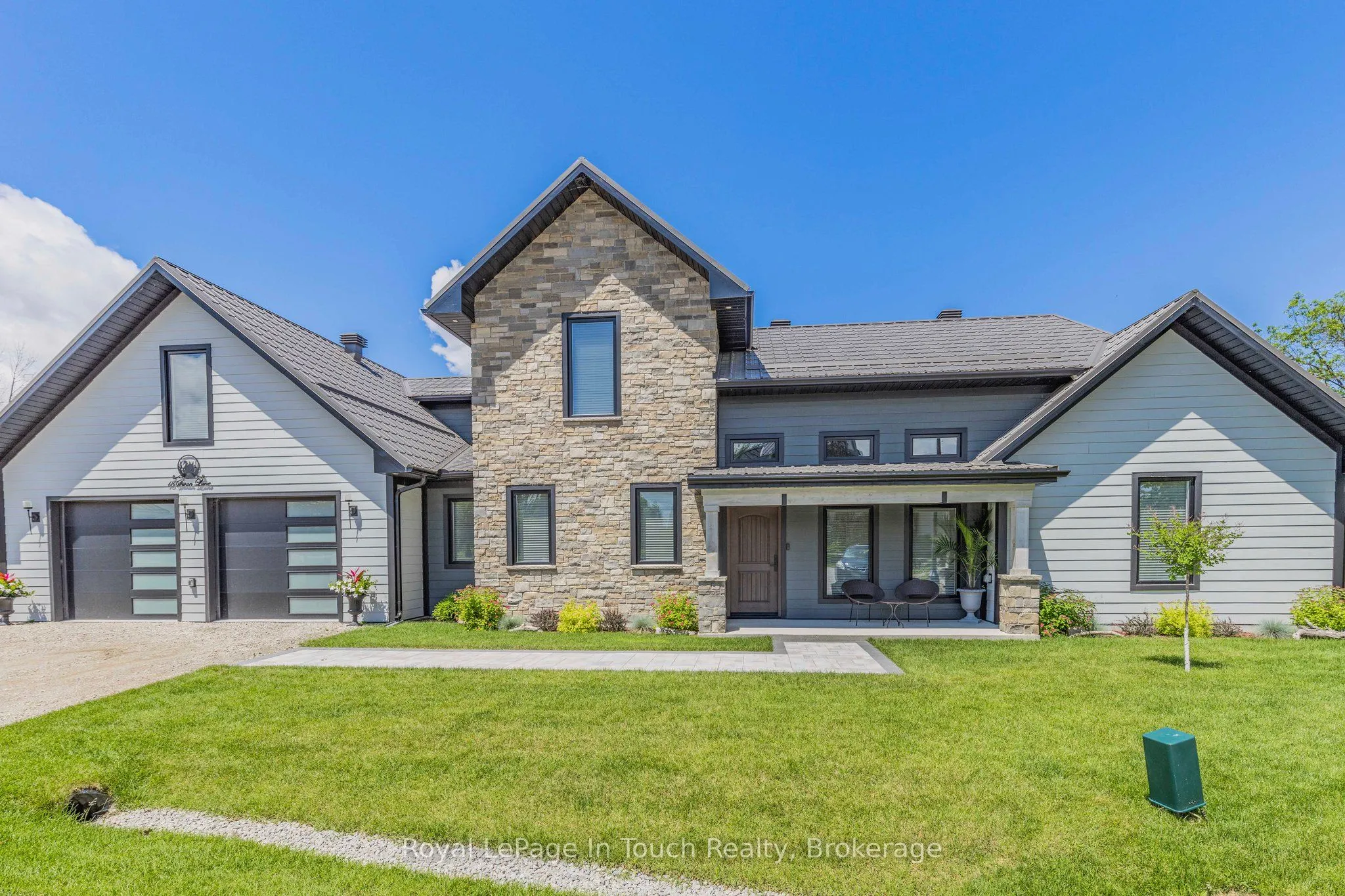 18 SWAN Lane