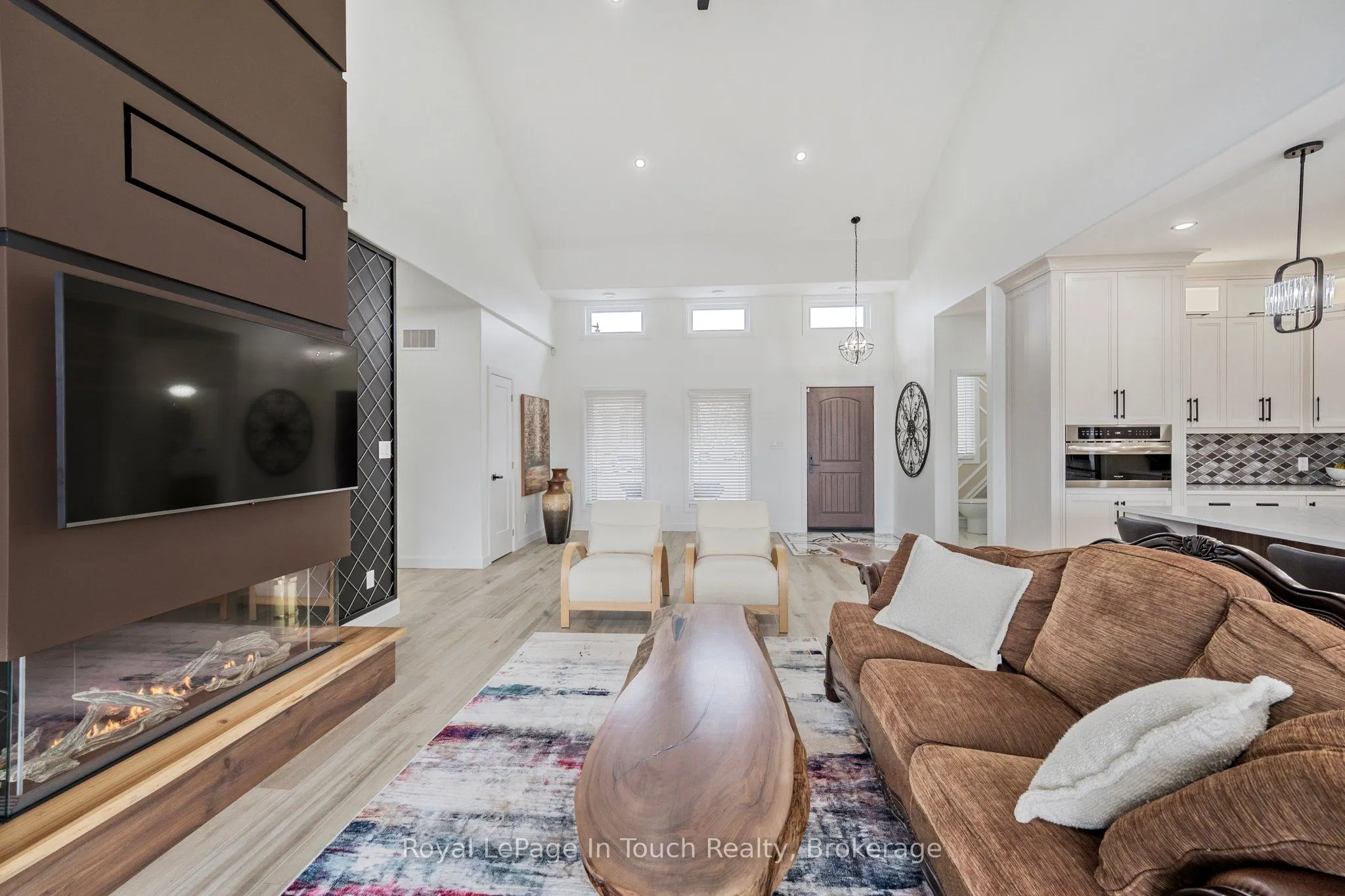 18 SWAN Lane