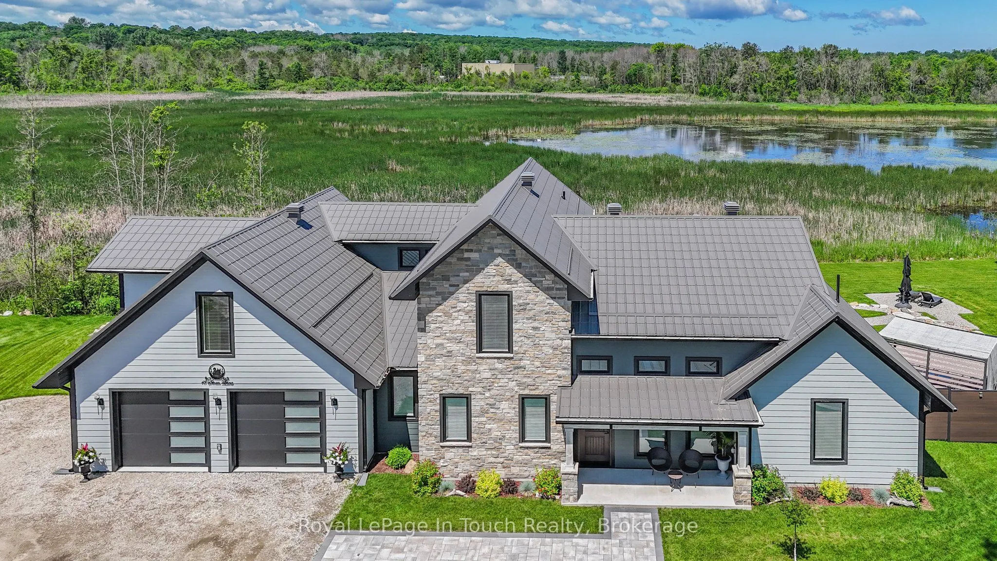 18 SWAN Lane