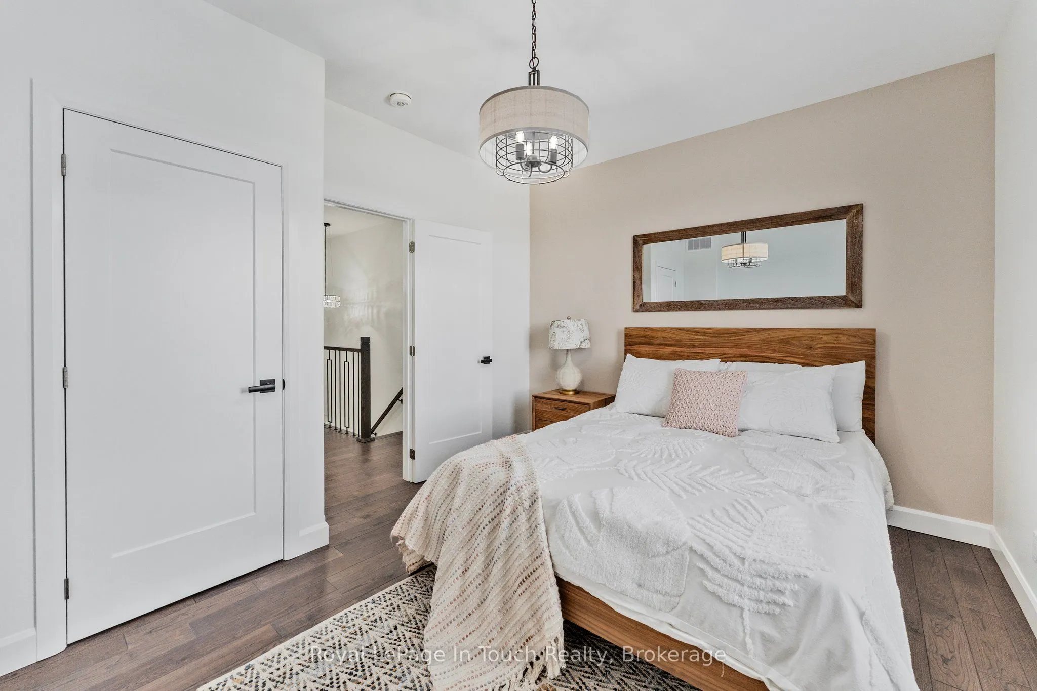 18 SWAN Lane