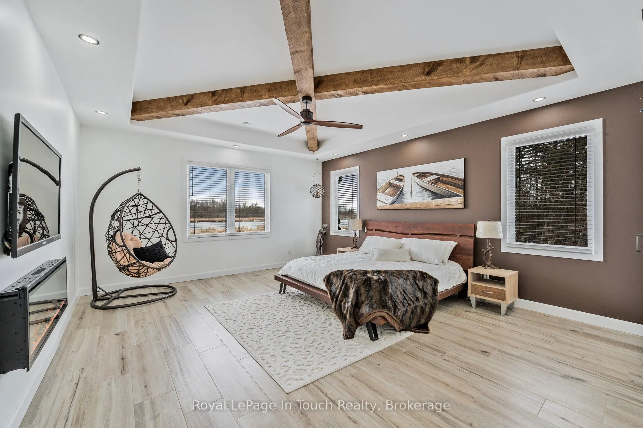 18 SWAN Lane