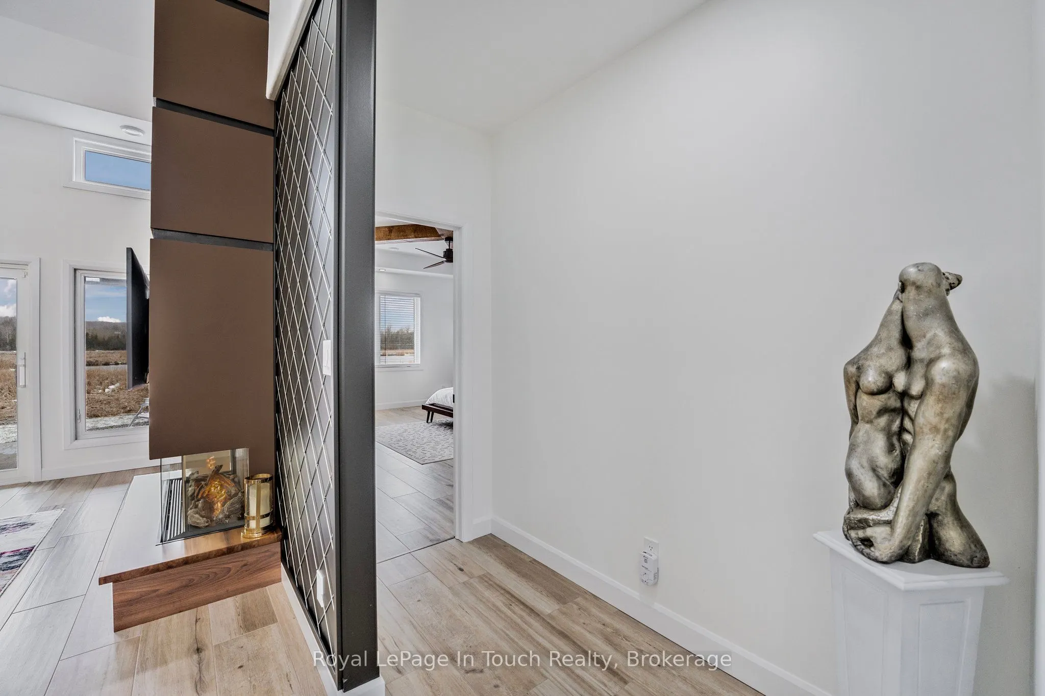 18 SWAN Lane