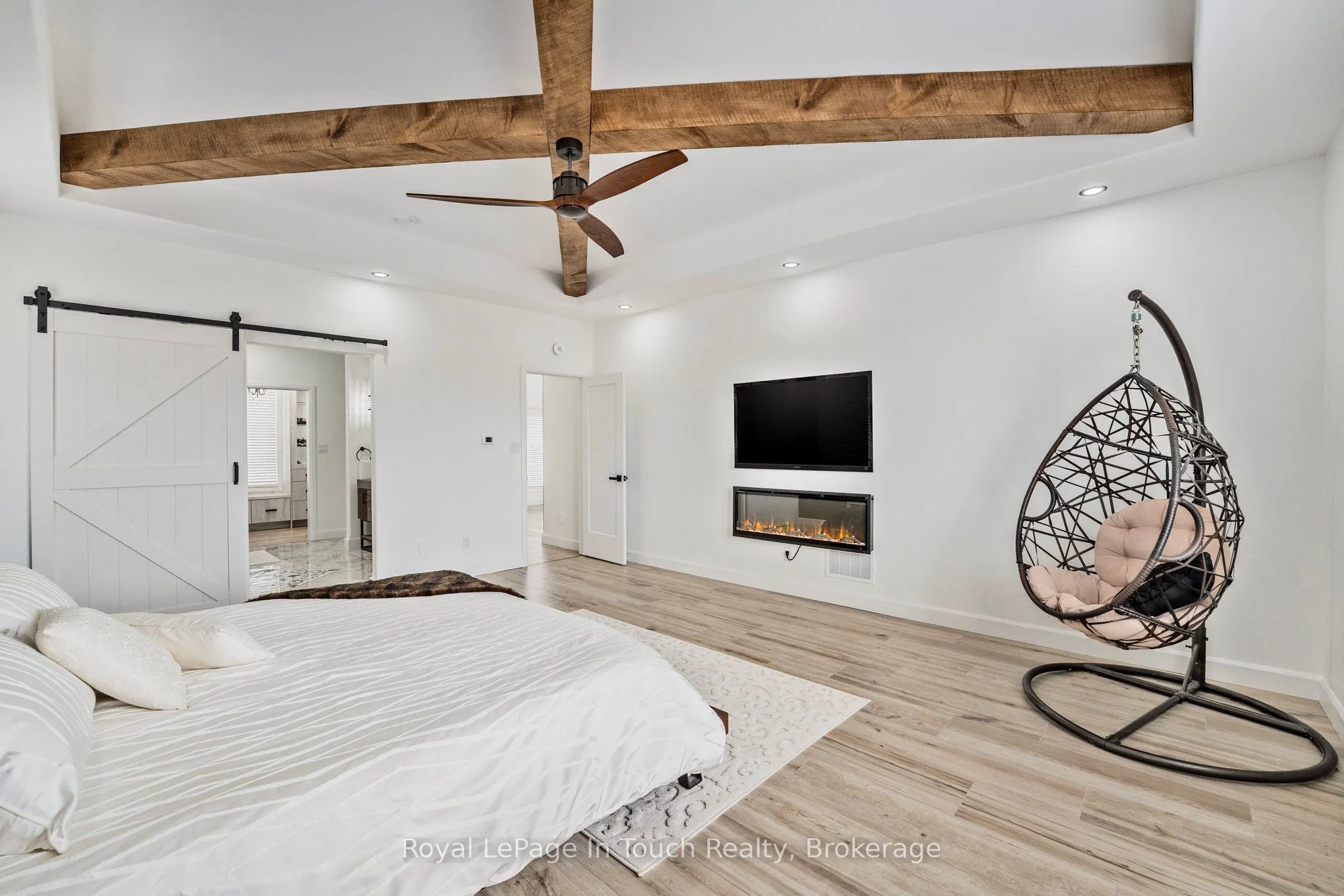 18 SWAN Lane