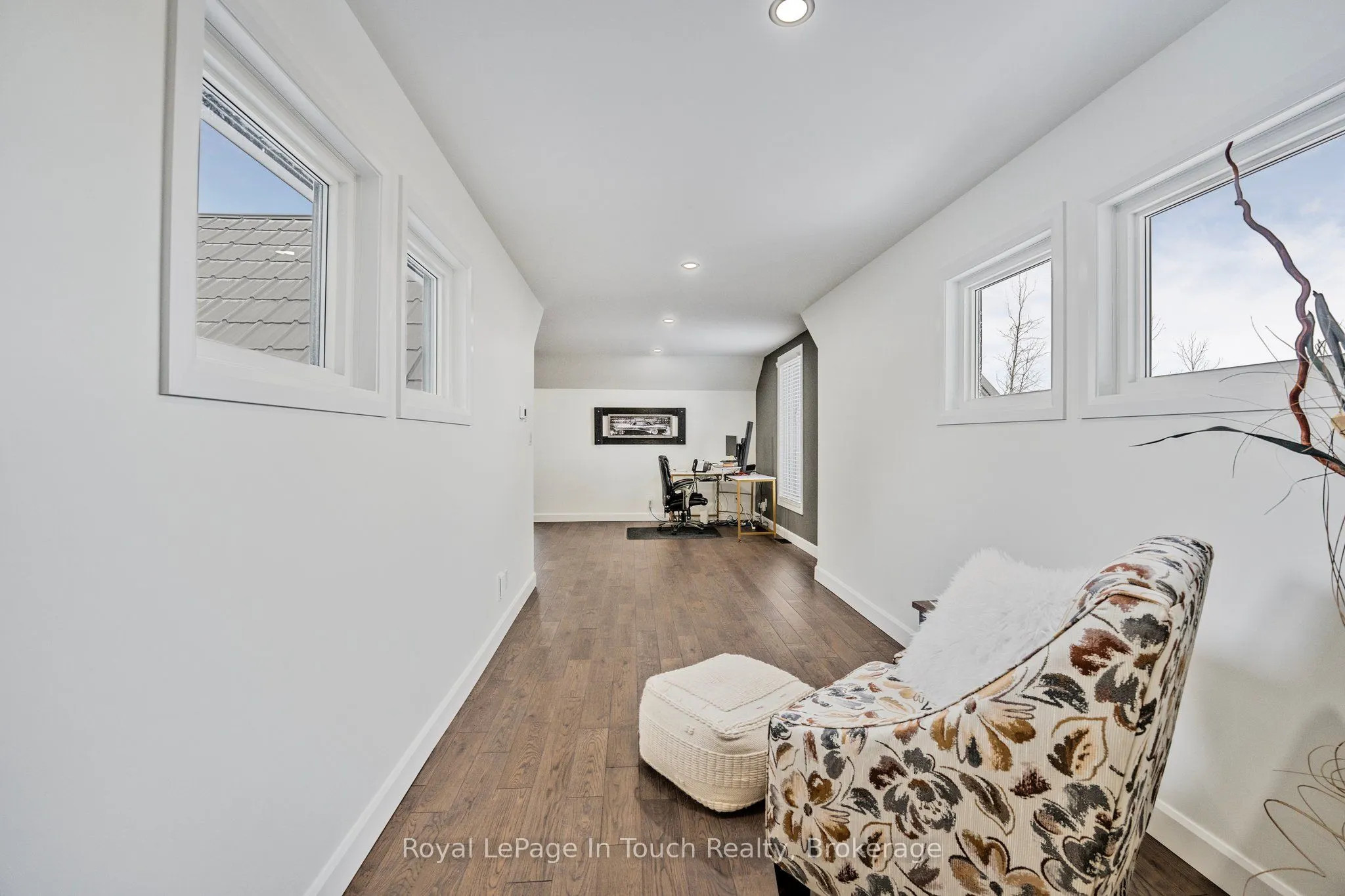 18 SWAN Lane