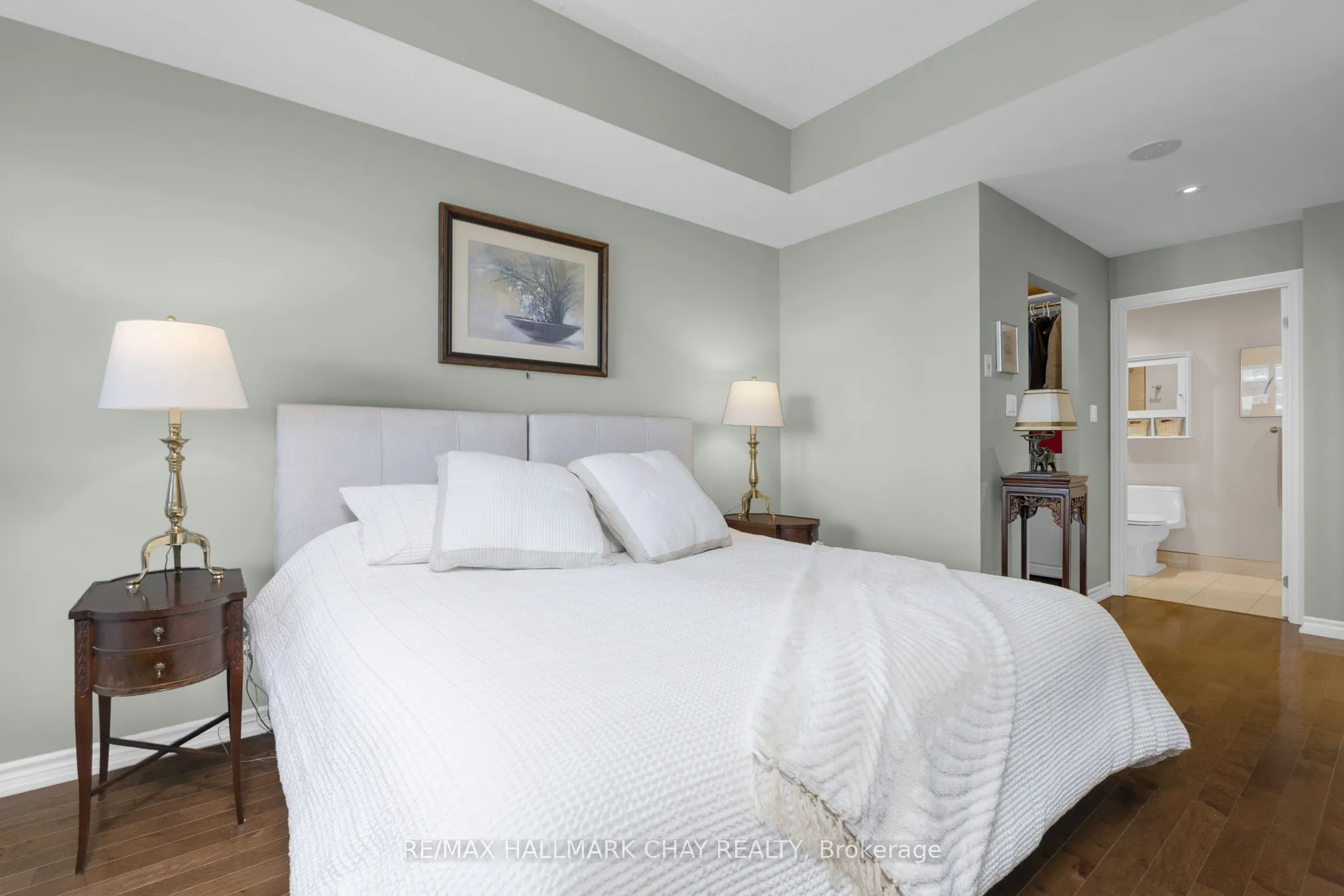 37 Ellen Street #702