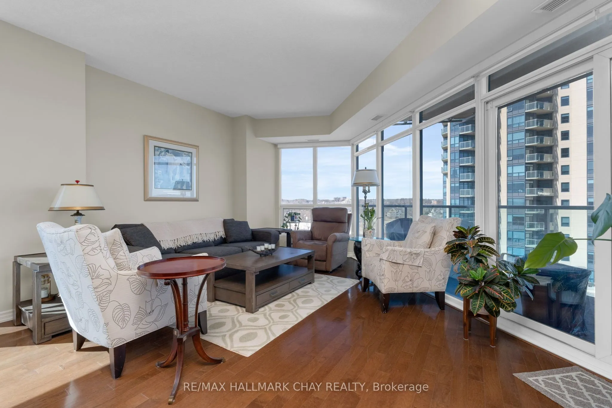 37 Ellen Street #702