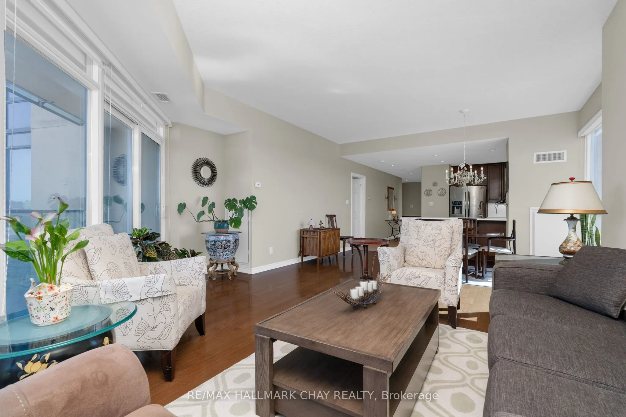 37 Ellen Street #702
