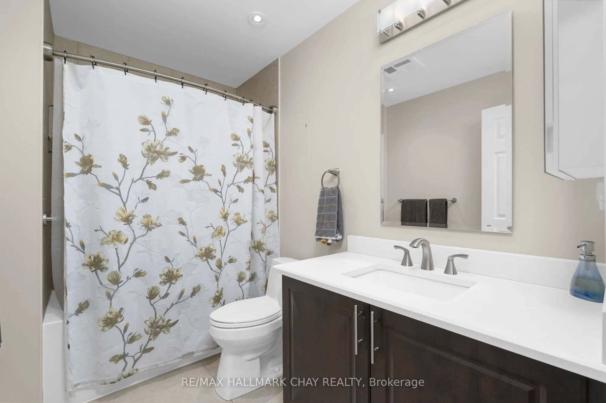 37 Ellen Street #702