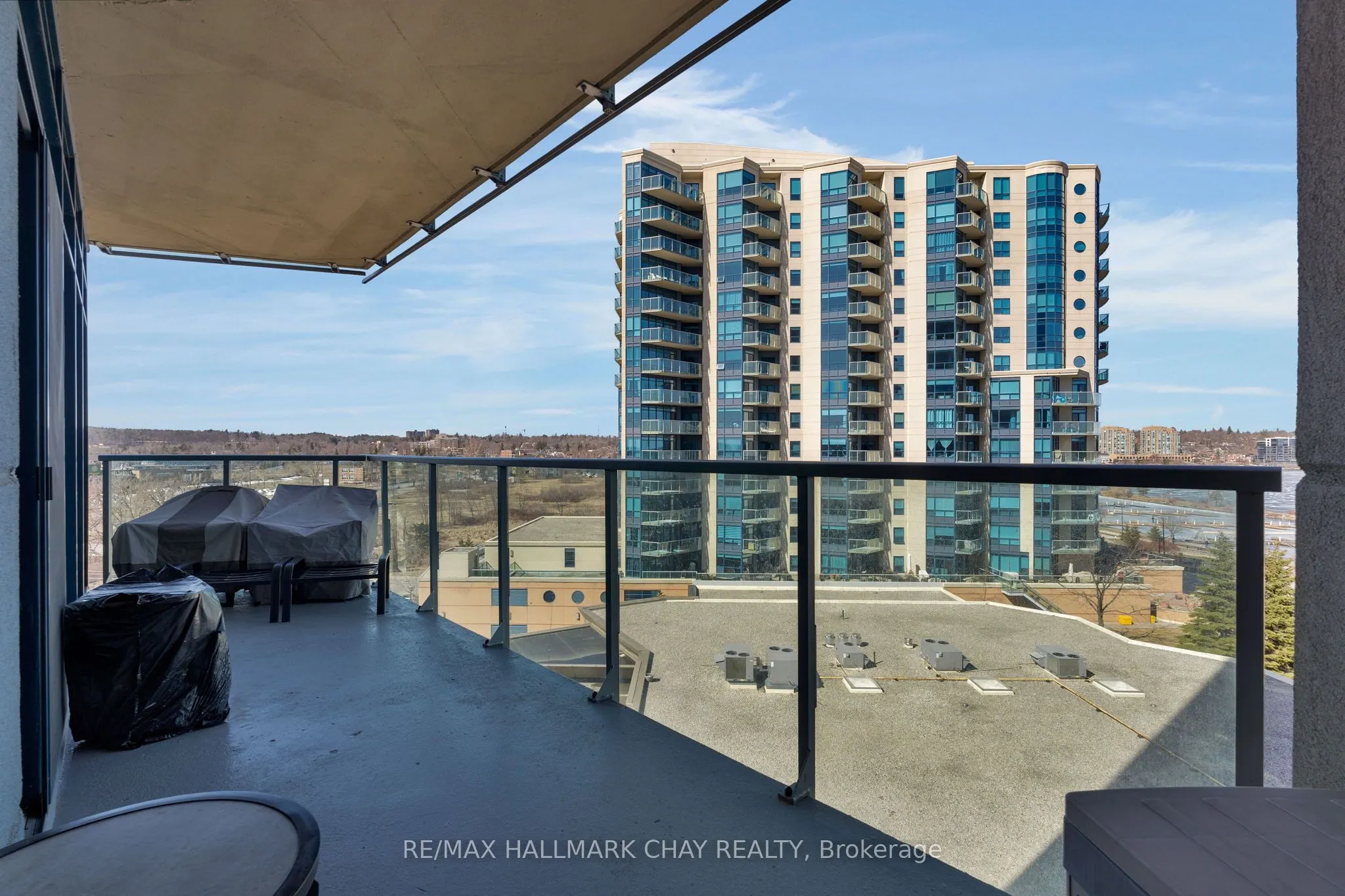 37 Ellen Street #702