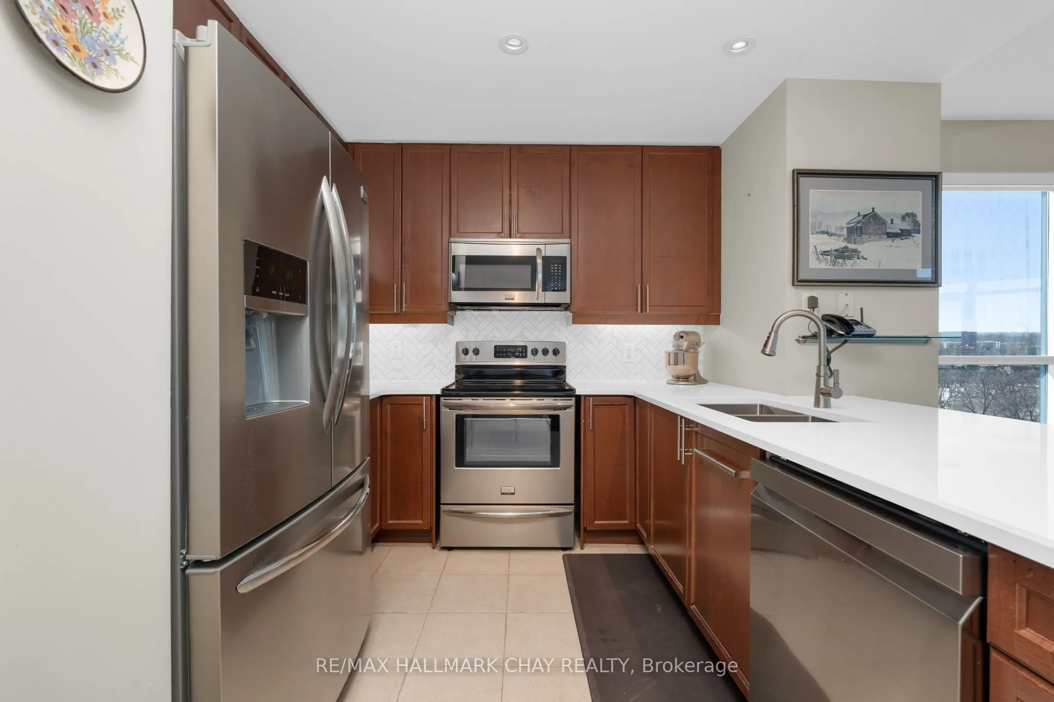 37 Ellen Street #702