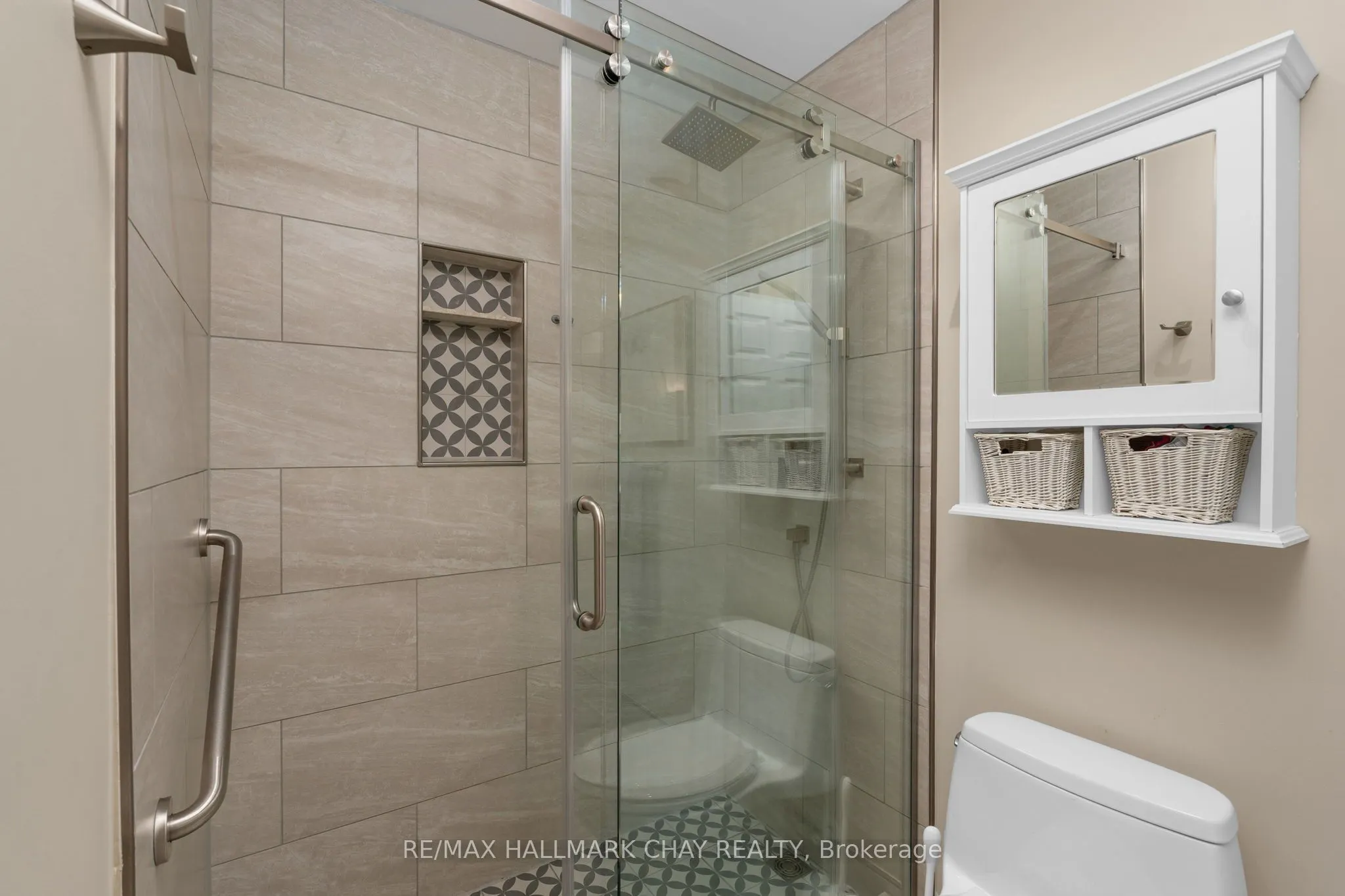 37 Ellen Street #702