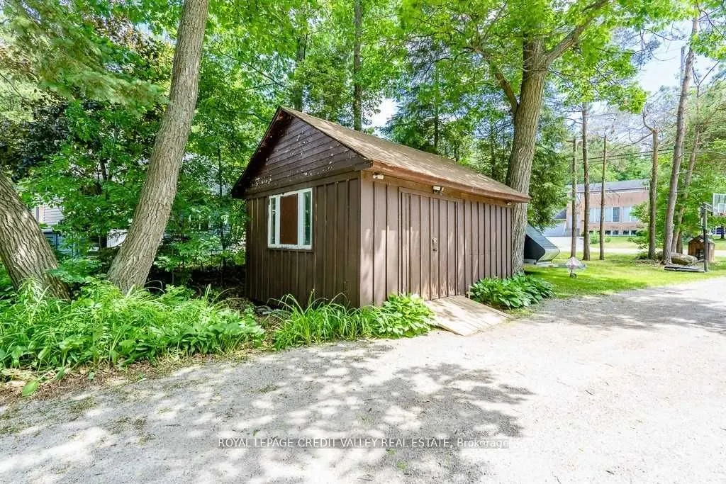 230 Robins Point Road