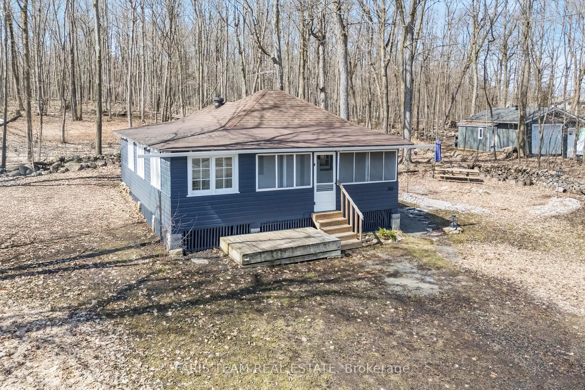 365 Robins Point Road