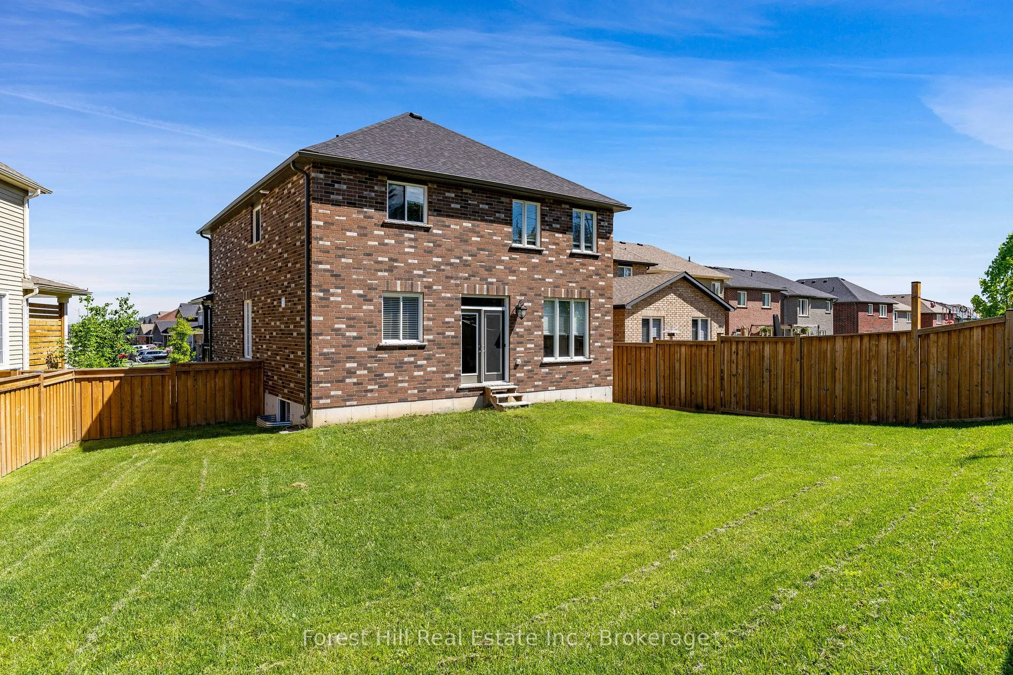 89 Lockerbie Crescent