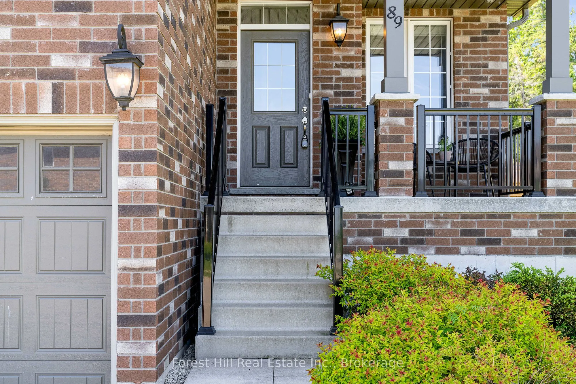 89 Lockerbie Crescent