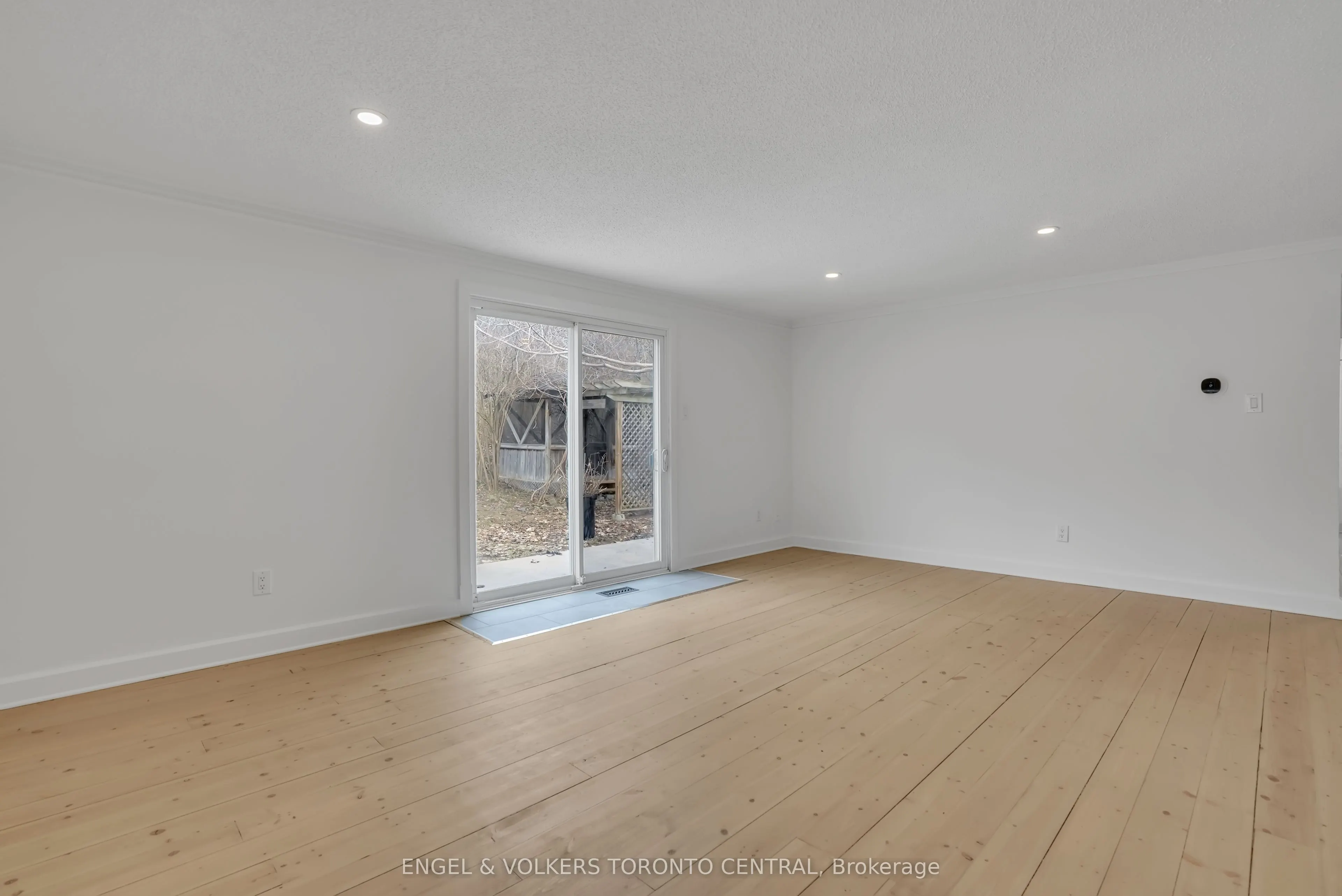 192 Edgehill Drive