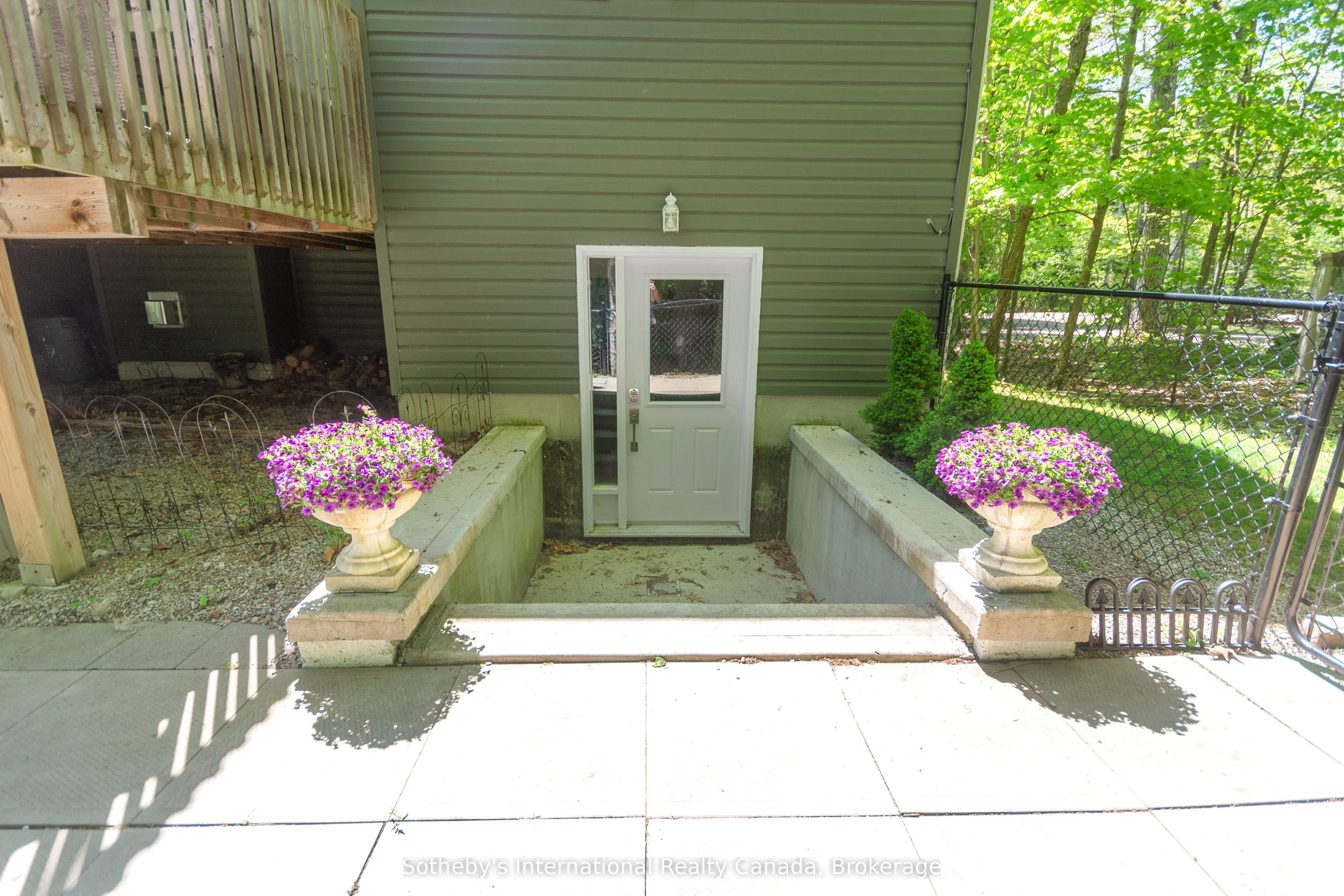 156 Moreau Parkway