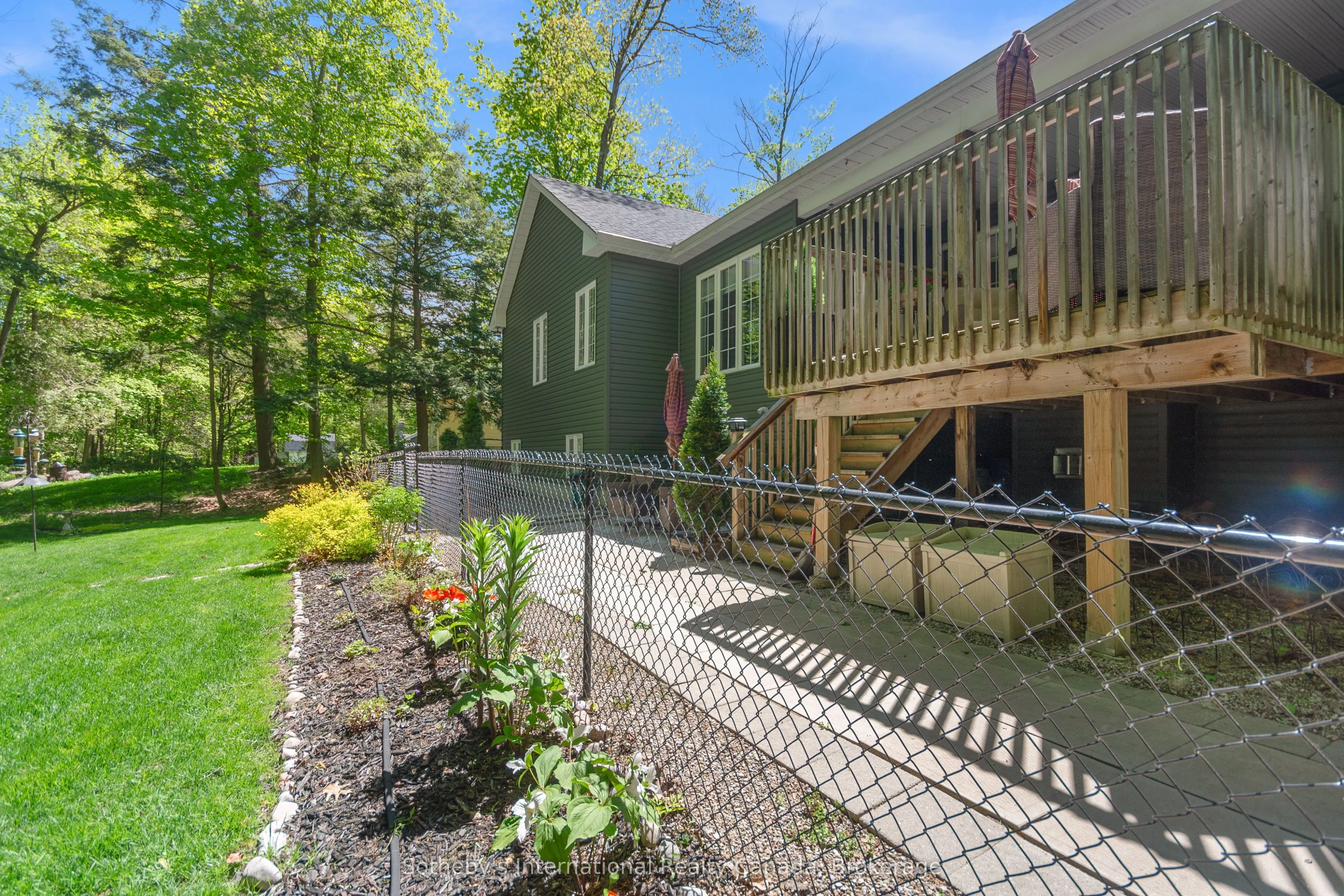 156 Moreau Parkway